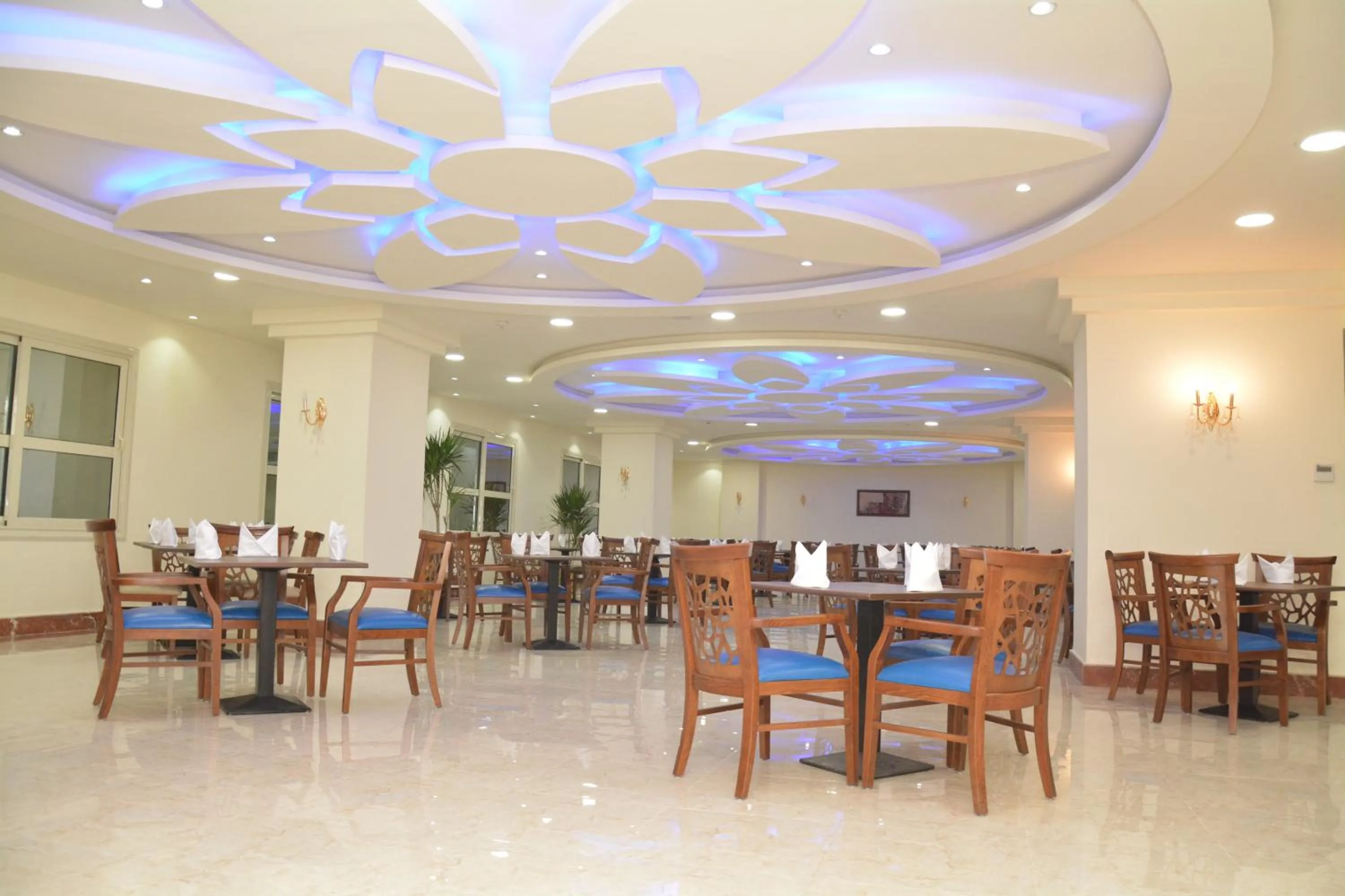 Restaurant/places to eat in Rehana Plaza Hotel