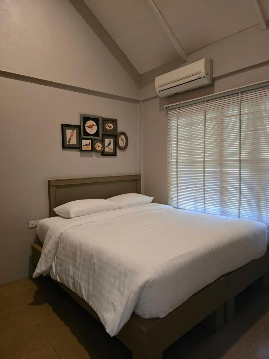 Bed in Vanilla hill (hill lodge)