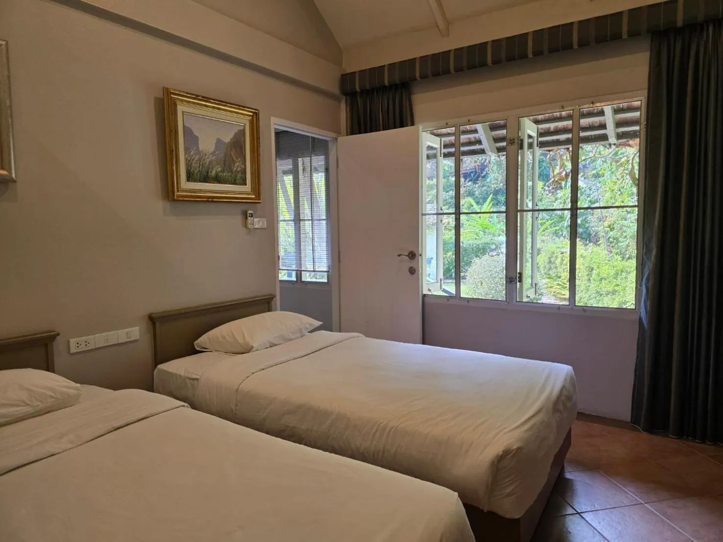 Bed in Vanilla hill (hill lodge)