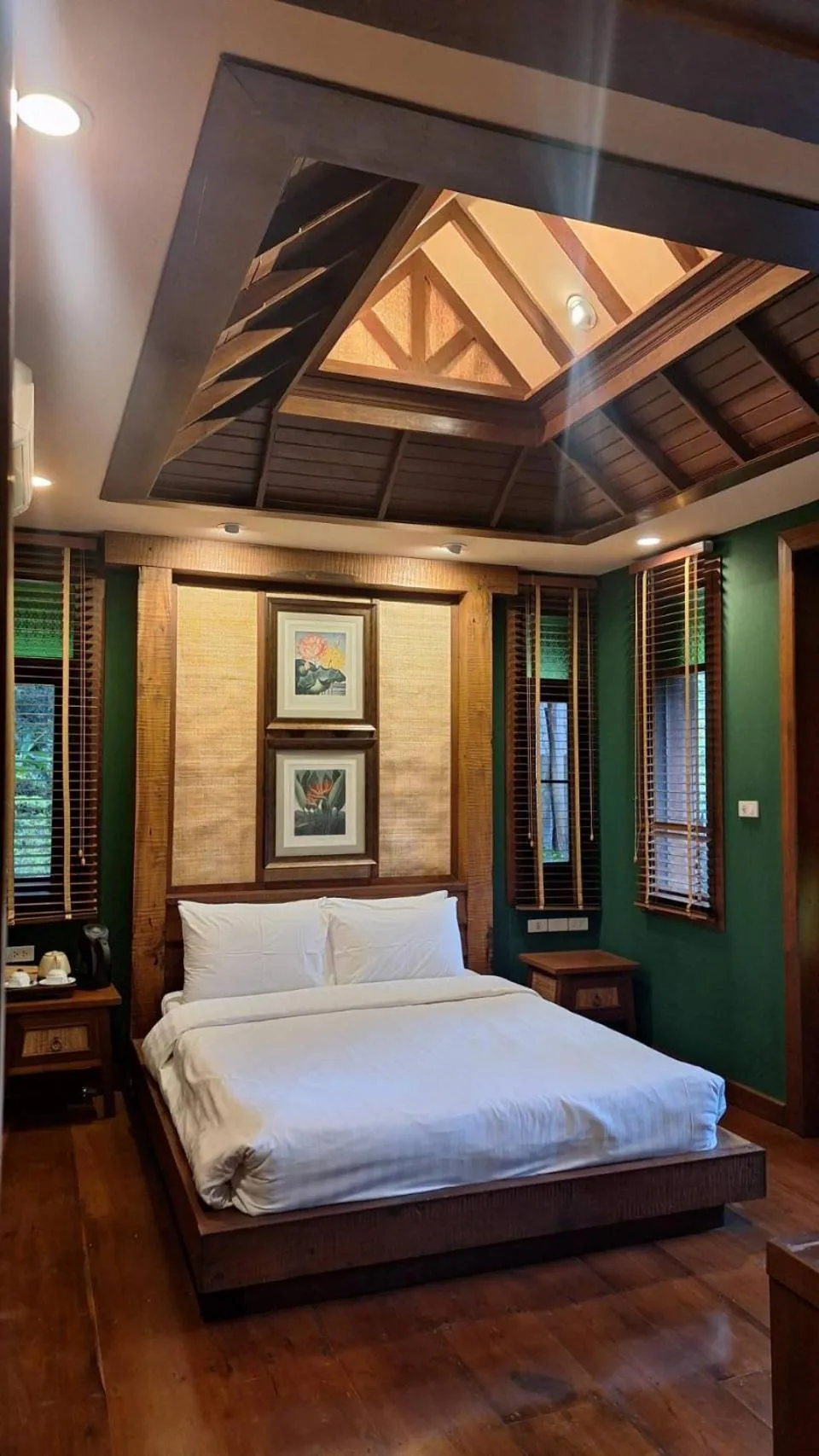 Bed in Vanilla hill (hill lodge)