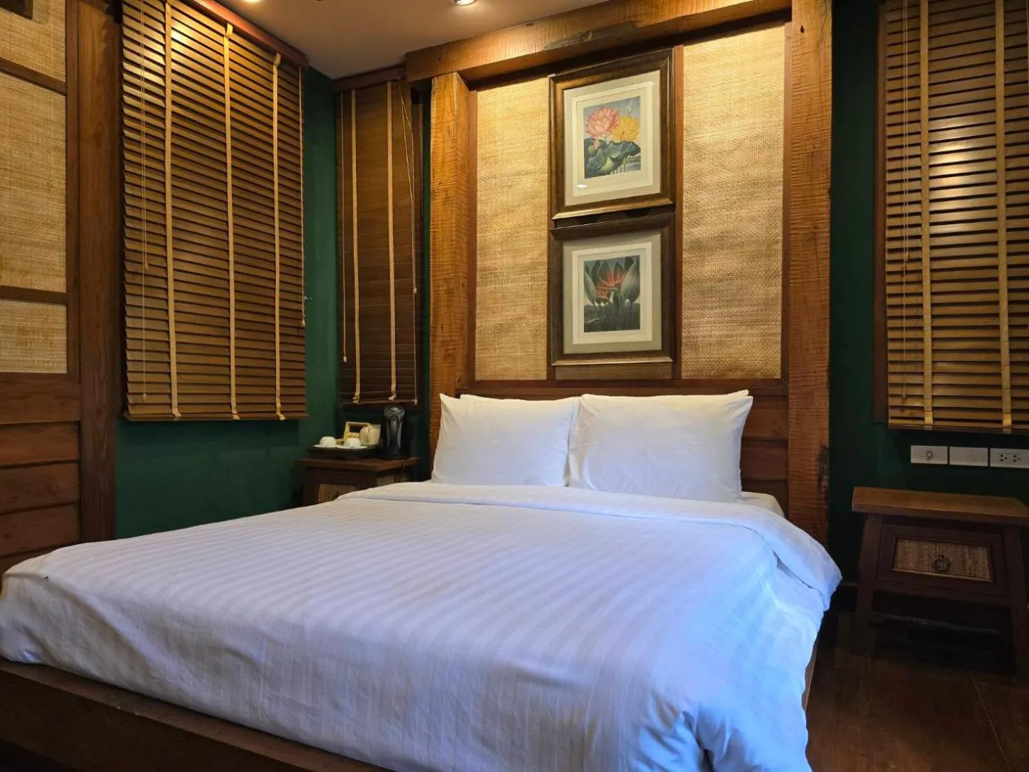 Bed in Vanilla hill (hill lodge)