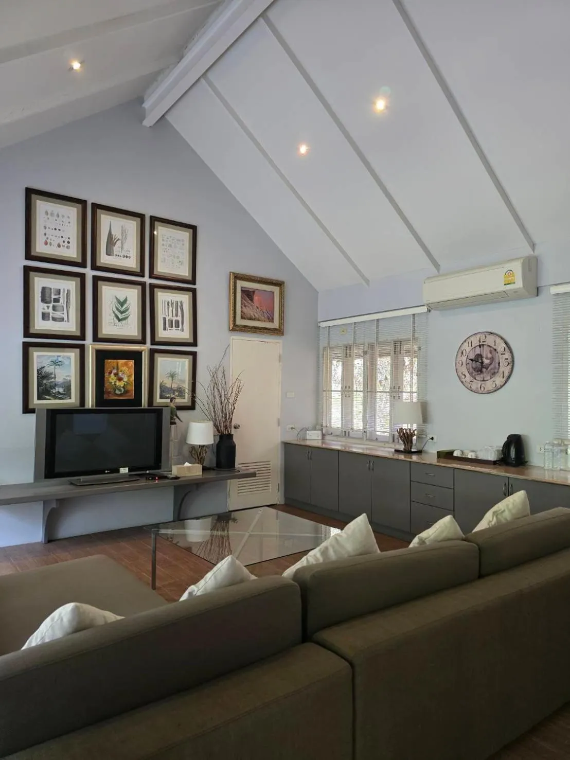 Vanilla hill (hill lodge)