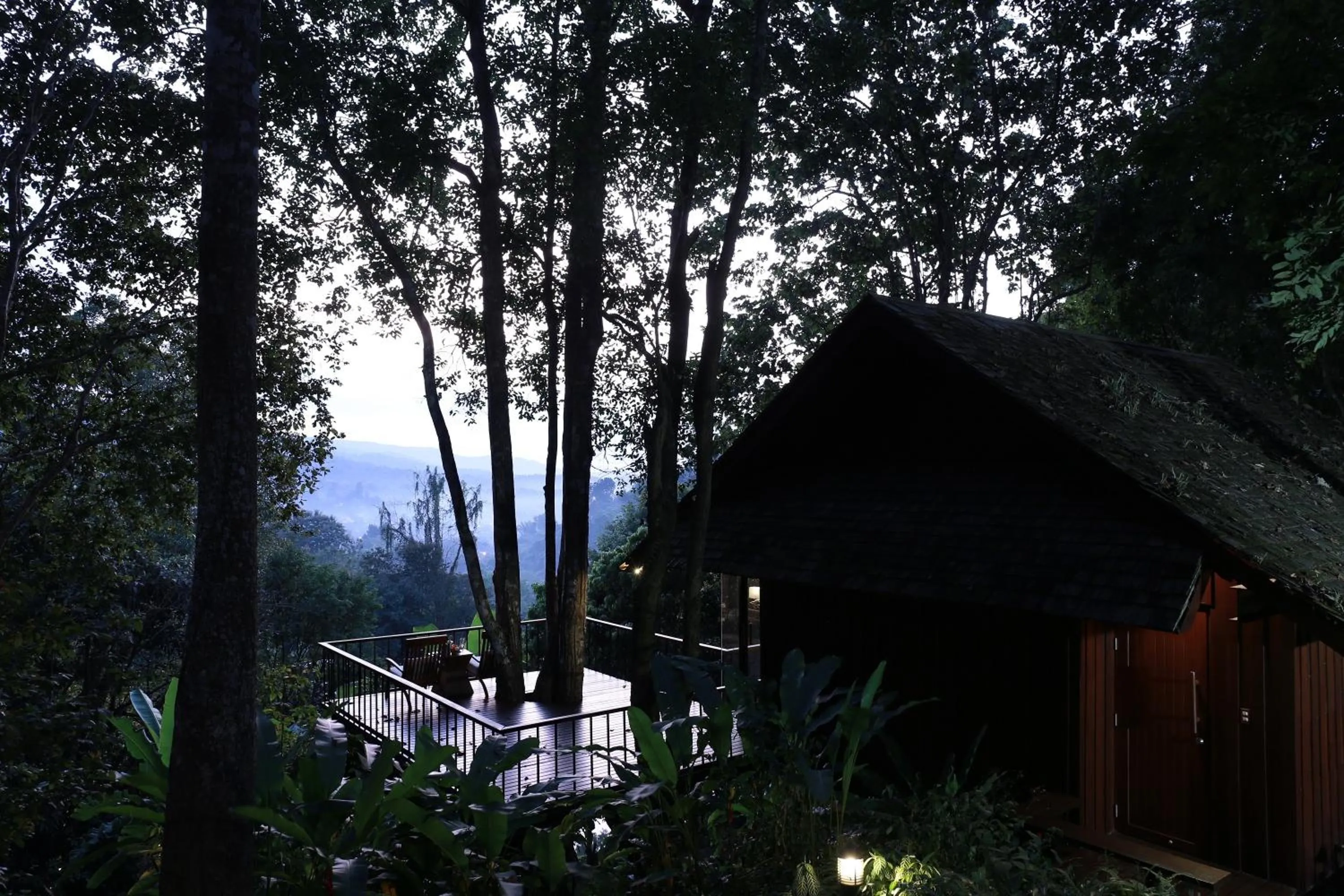 Facade/entrance in Vanilla hill (hill lodge)