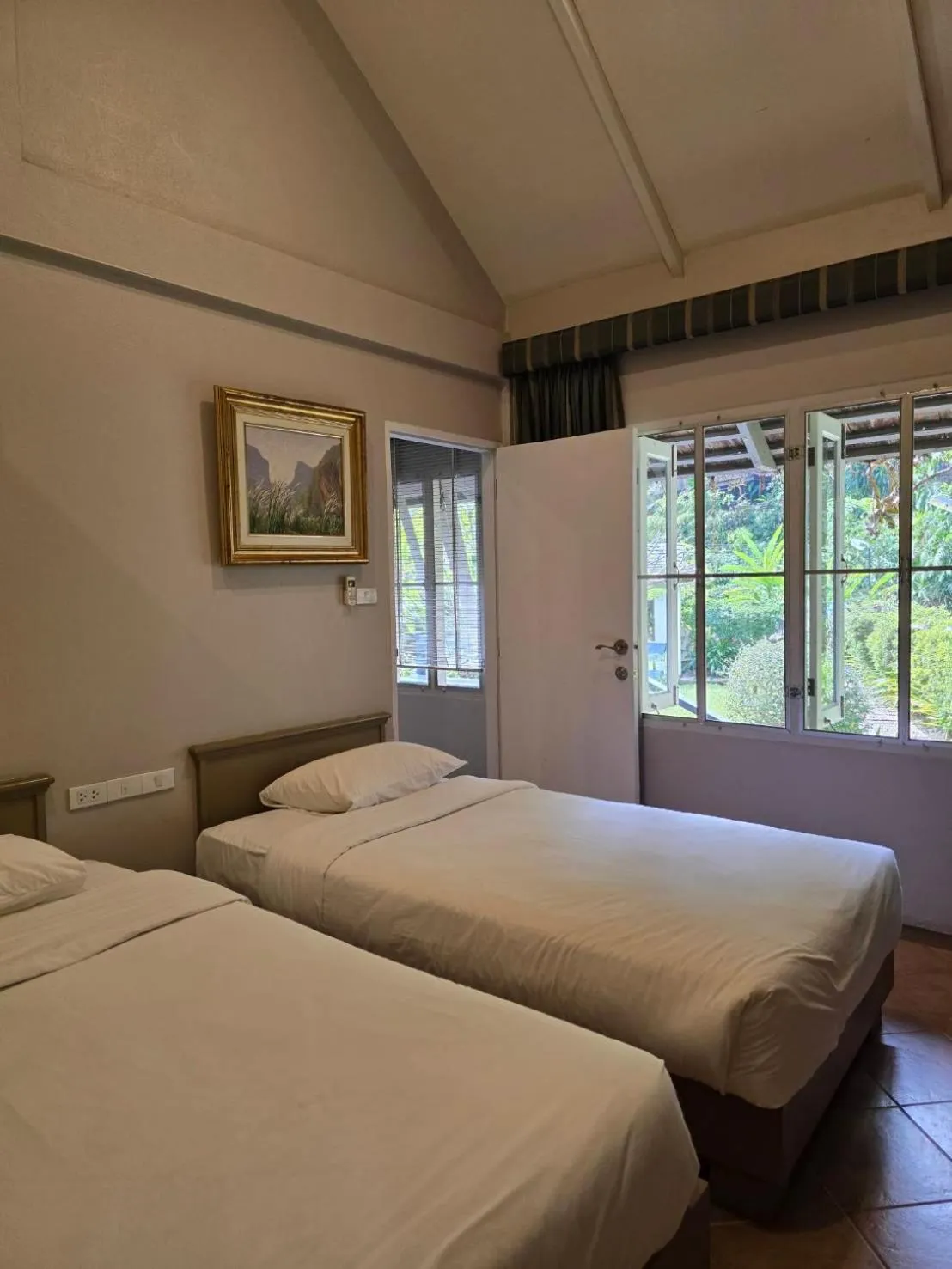 Bed in Vanilla hill (hill lodge)