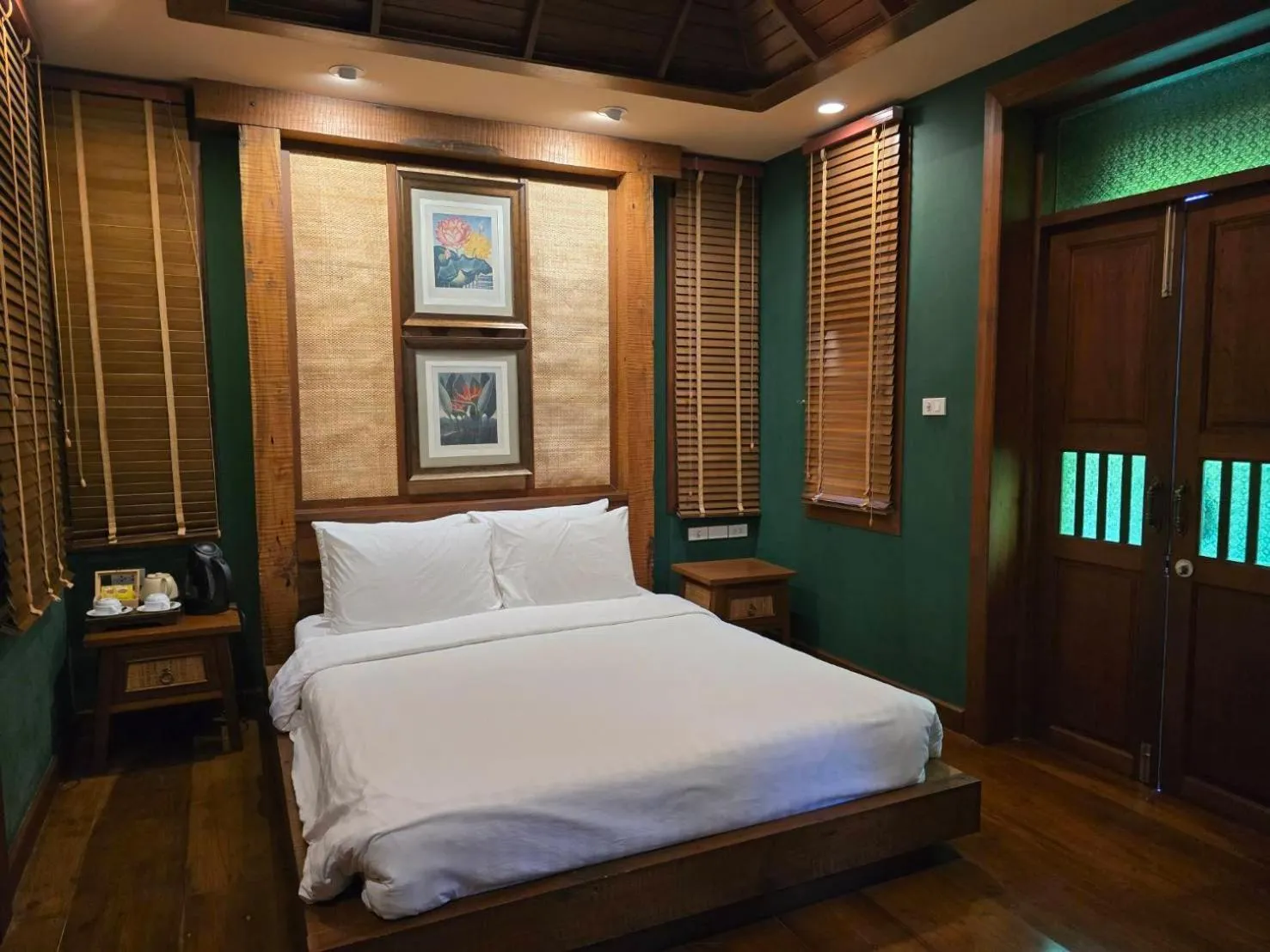 Bed in Vanilla hill (hill lodge)