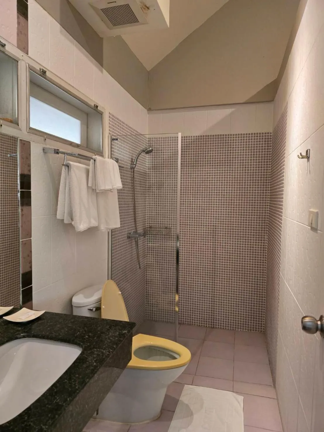 Vanilla hill (hill lodge)