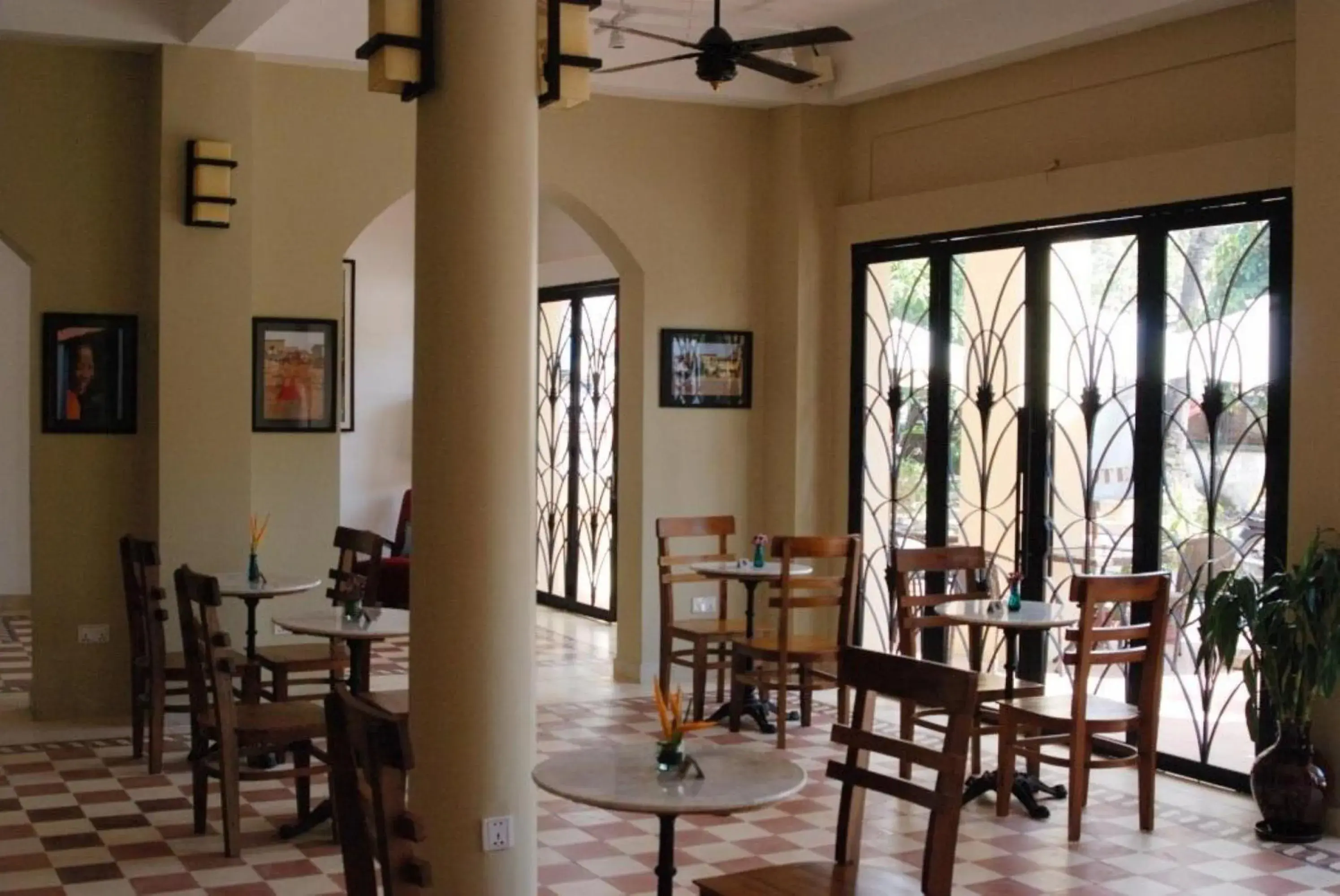 Restaurant/places to eat in The Columns Restaurant/places to eat in The Columns