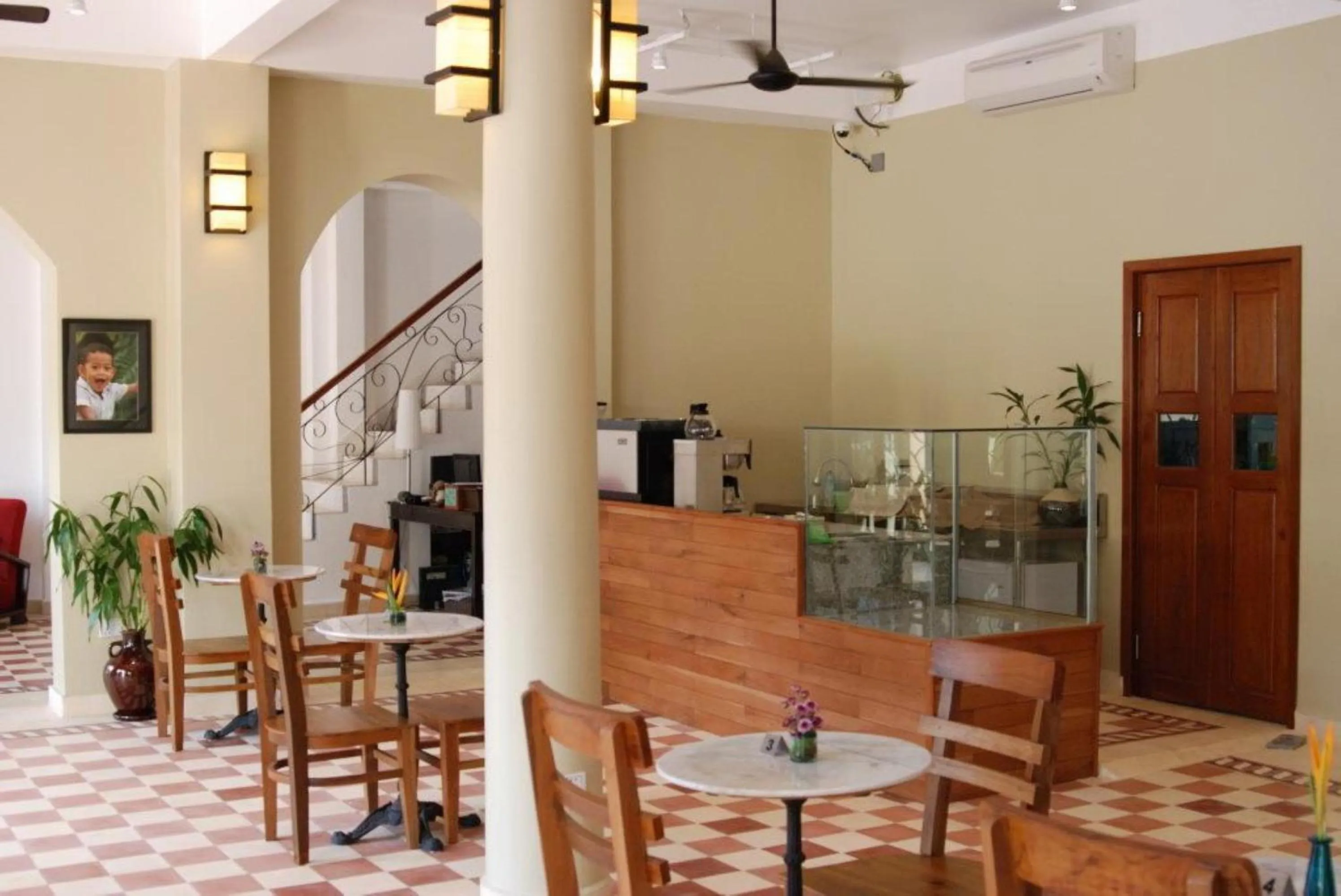 Restaurant/places to eat in The Columns