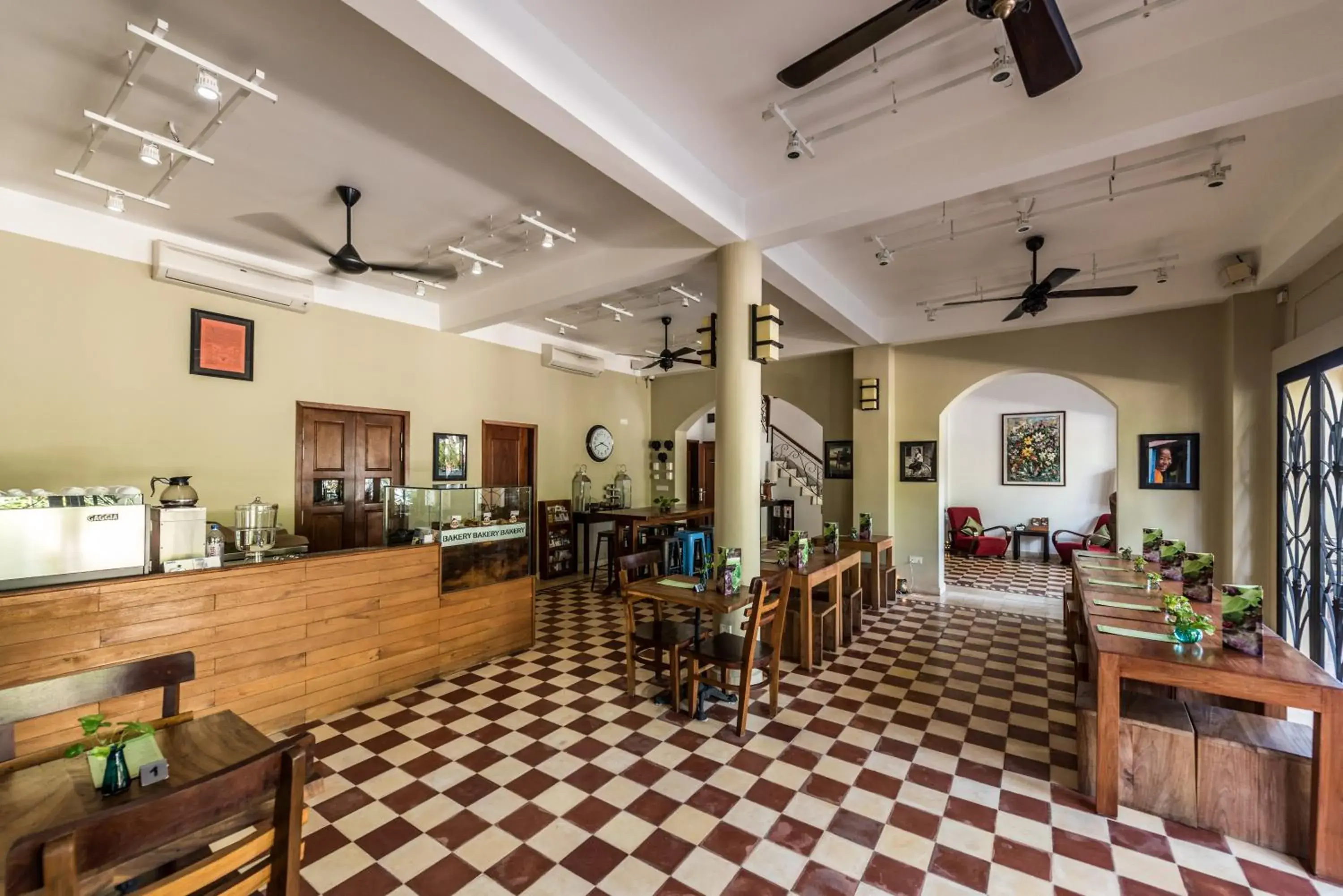 Restaurant/places to eat in The Columns Restaurant/places to eat in The Columns