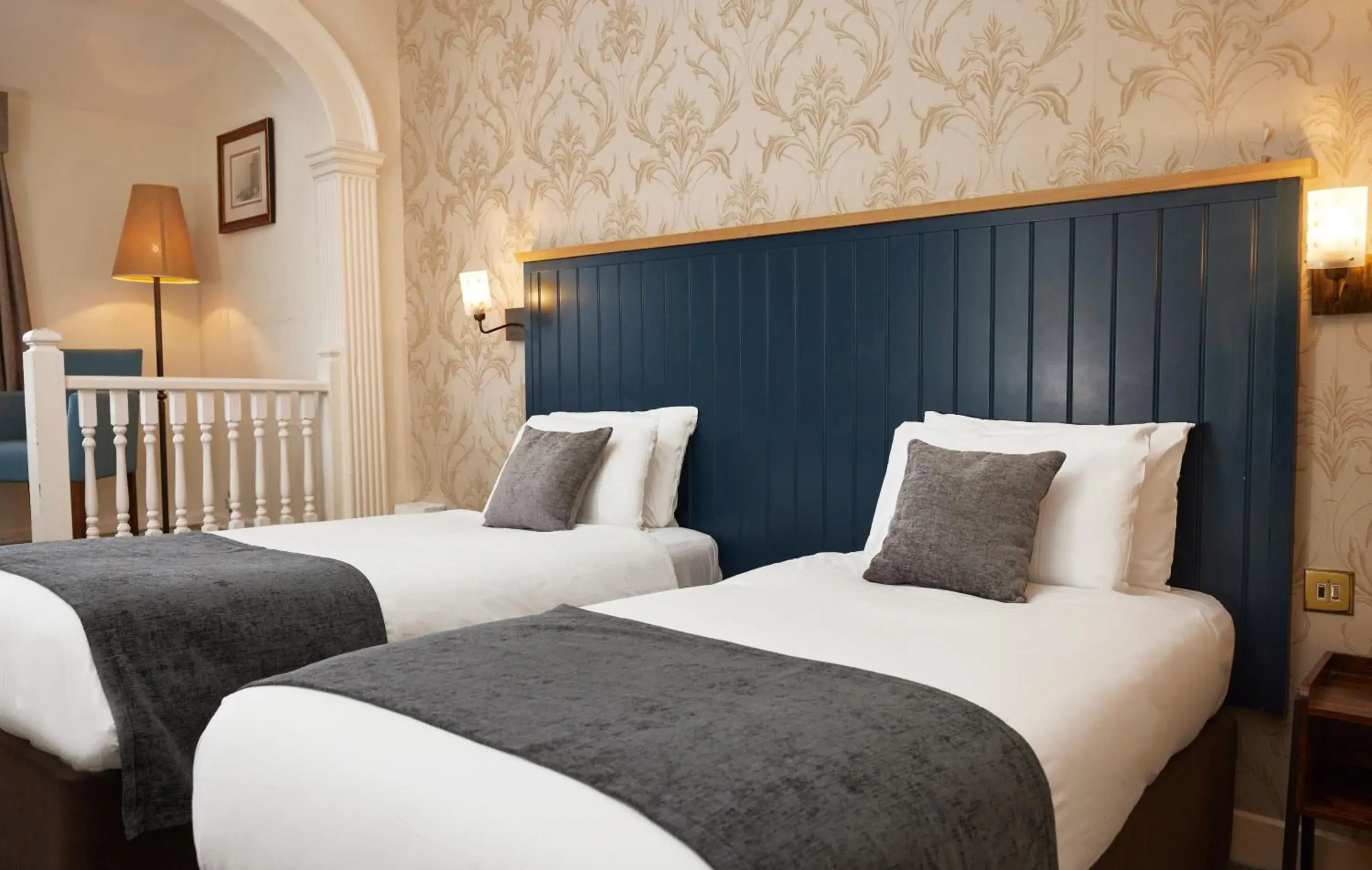 Twin Room in Bull Hotel by Greene King Inns Twin Room in Bull Hotel by Greene King Inns