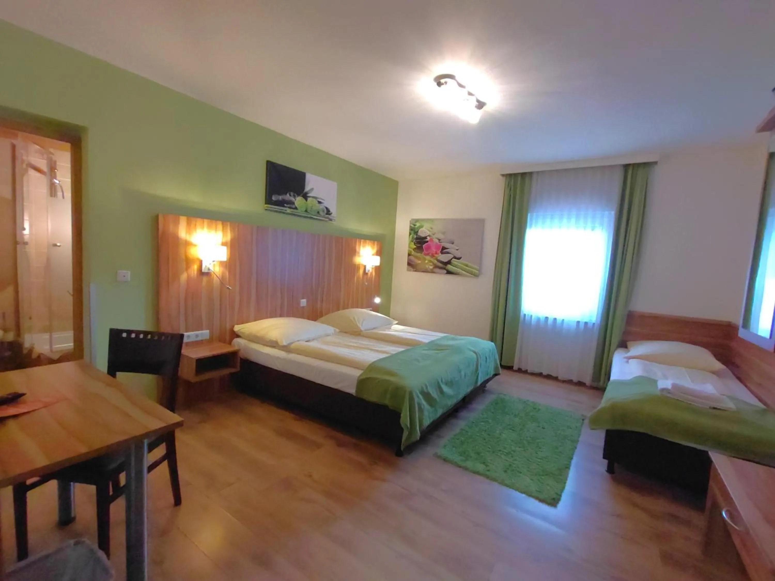 Photo of the whole room, Bed in Hotel Smart-Inn