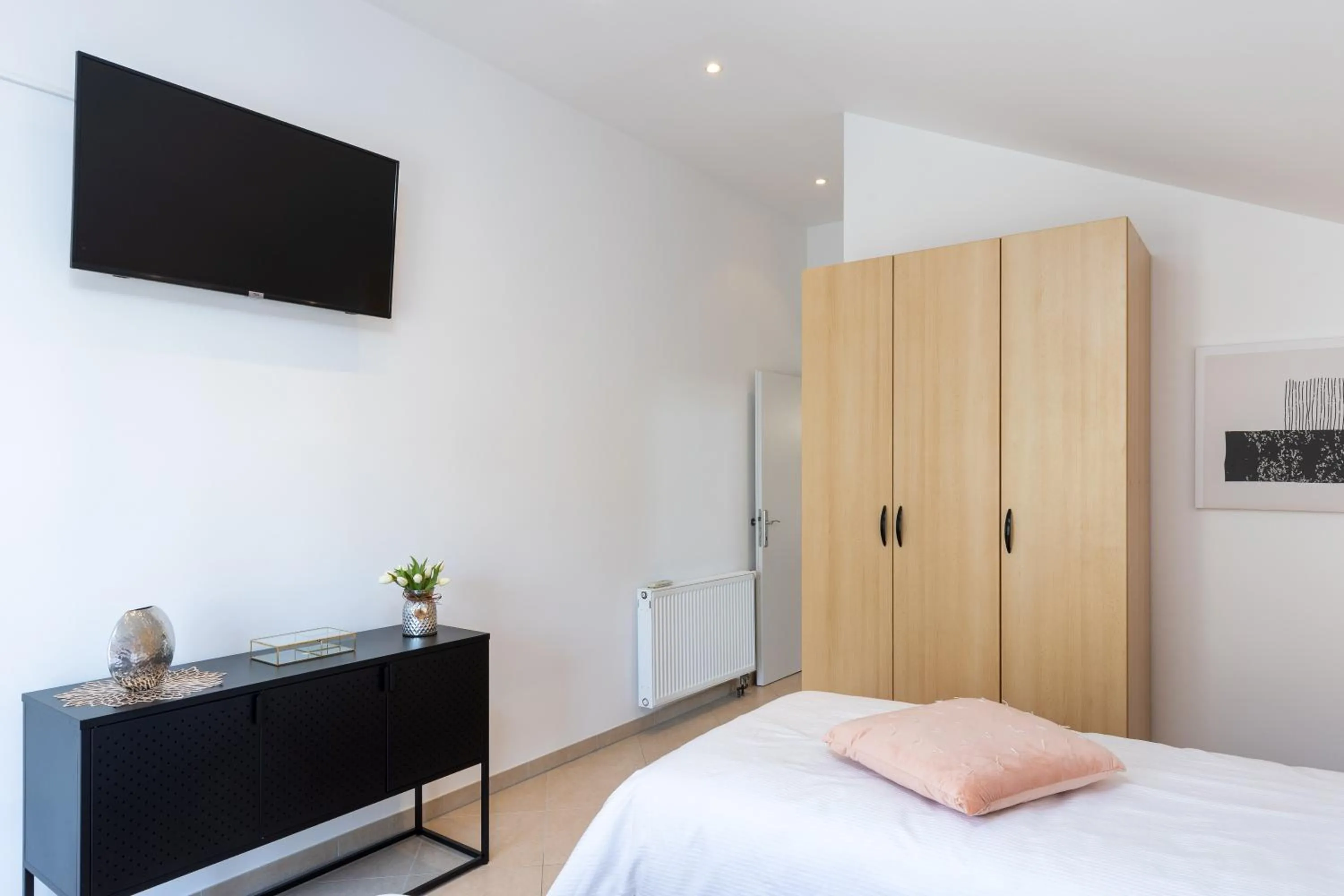 Bedroom, Bed in Apartments Subrenum