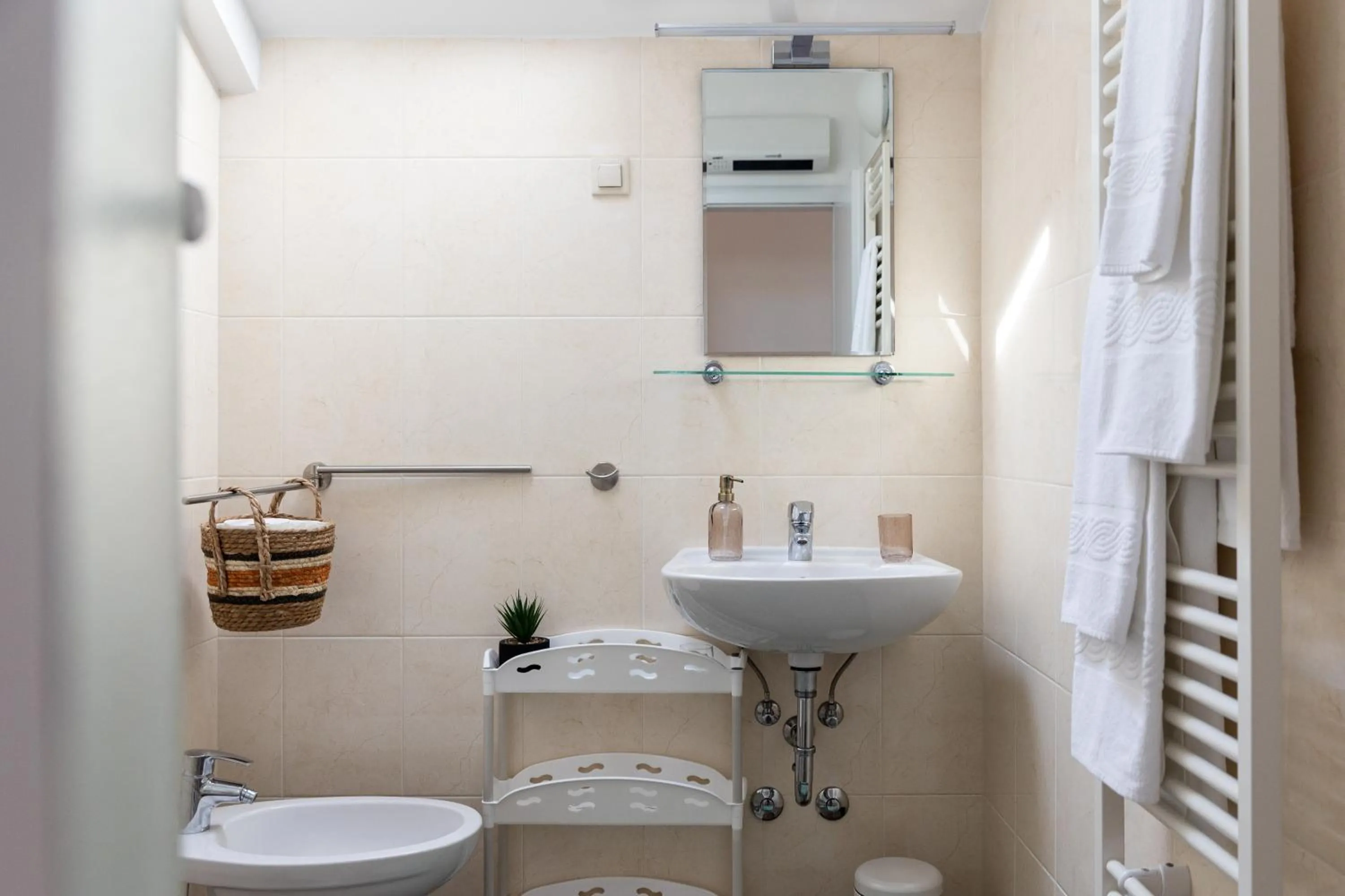 Bathroom in Apartments Subrenum