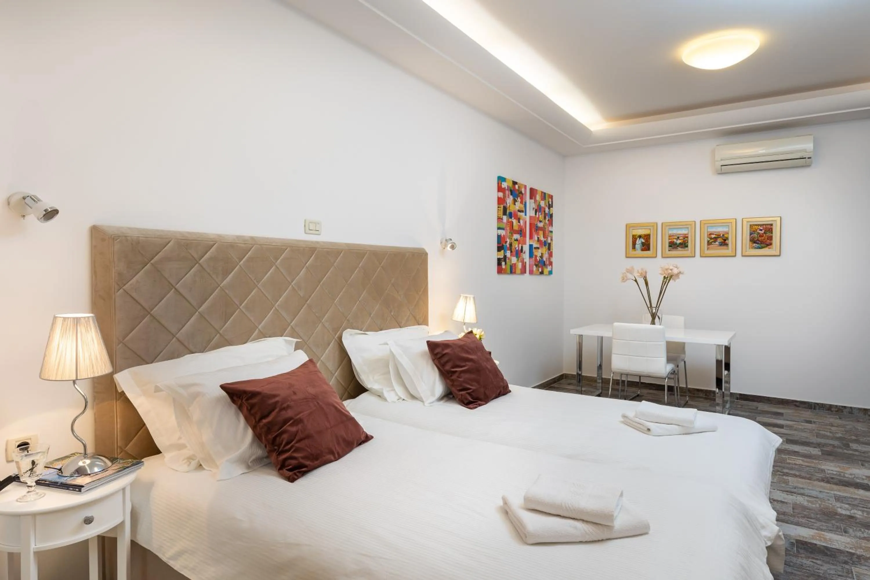 Bedroom, Bed in Apartments Subrenum