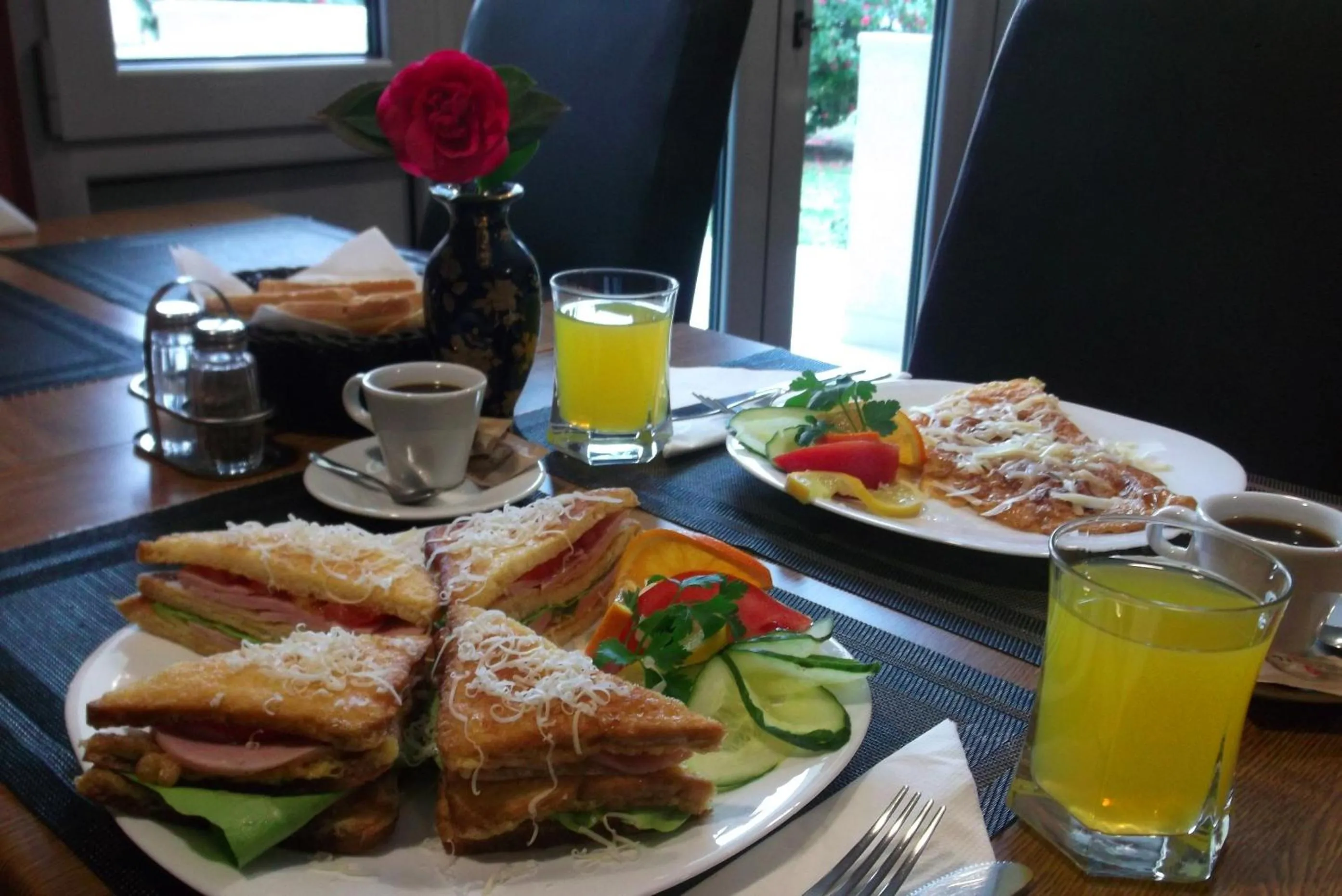 Breakfast in Vila V Lux Apartments