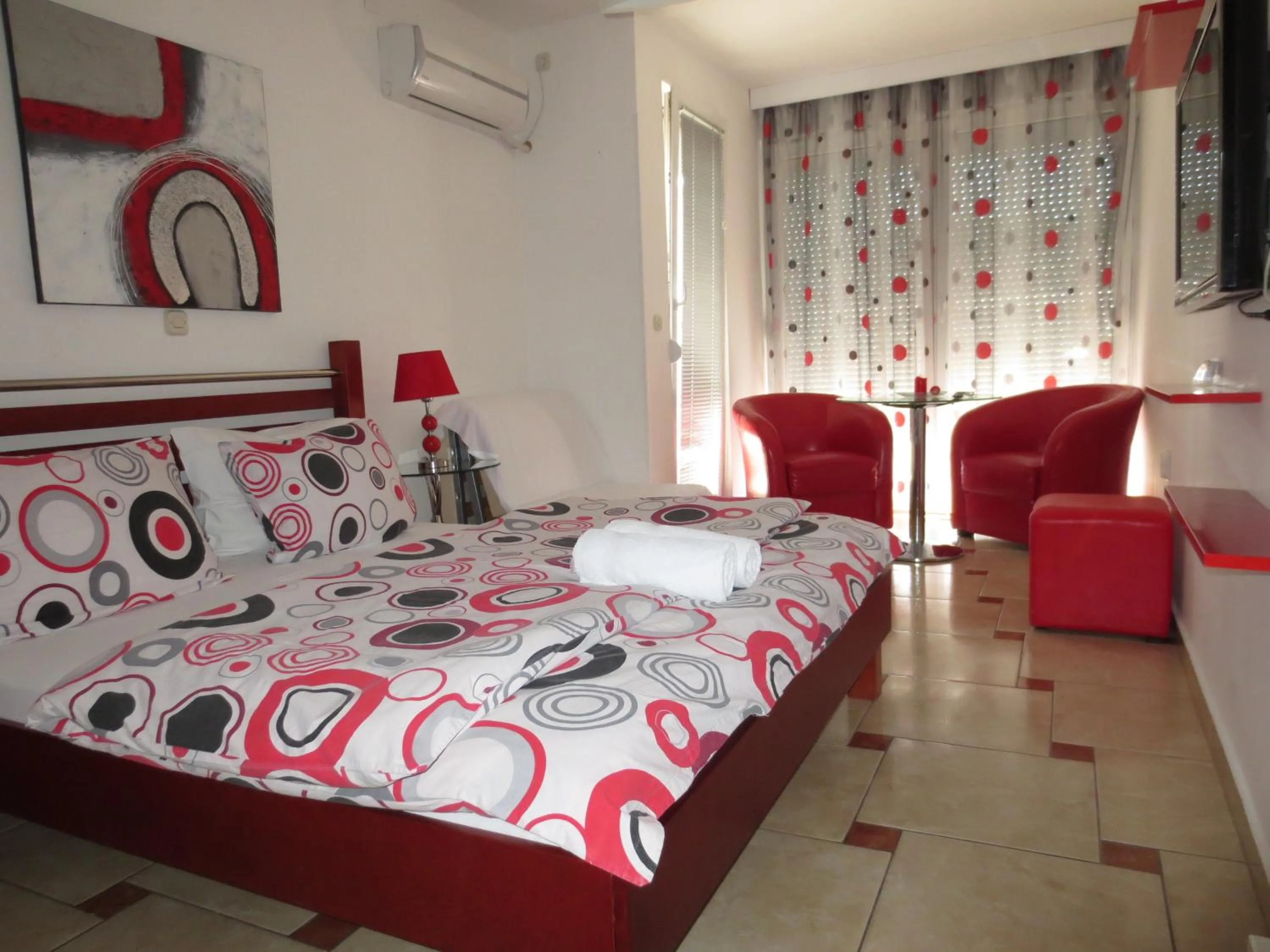 Bed in Apartments Jovan city center with free parking