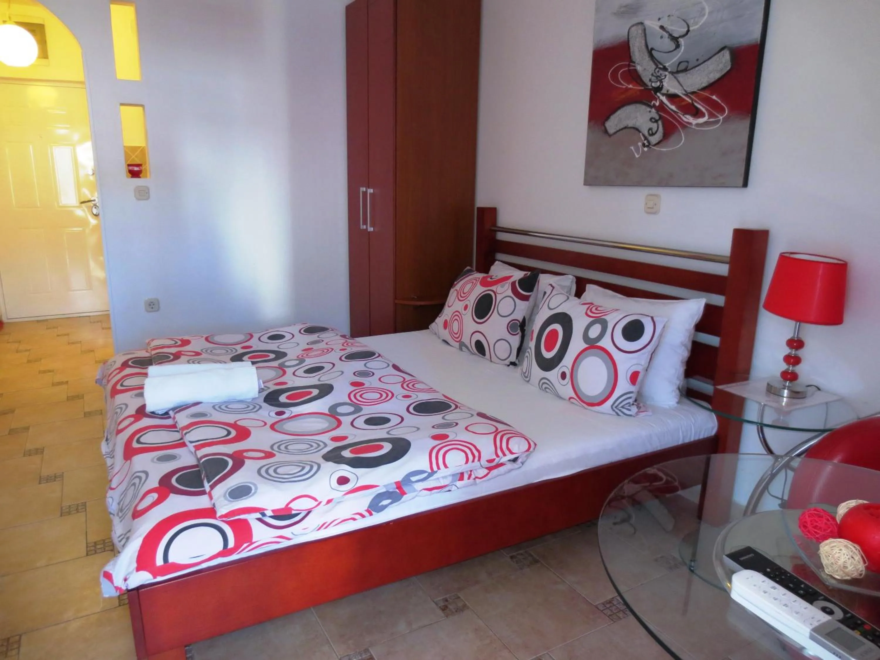 Bed in Apartments Jovan city center with free parking