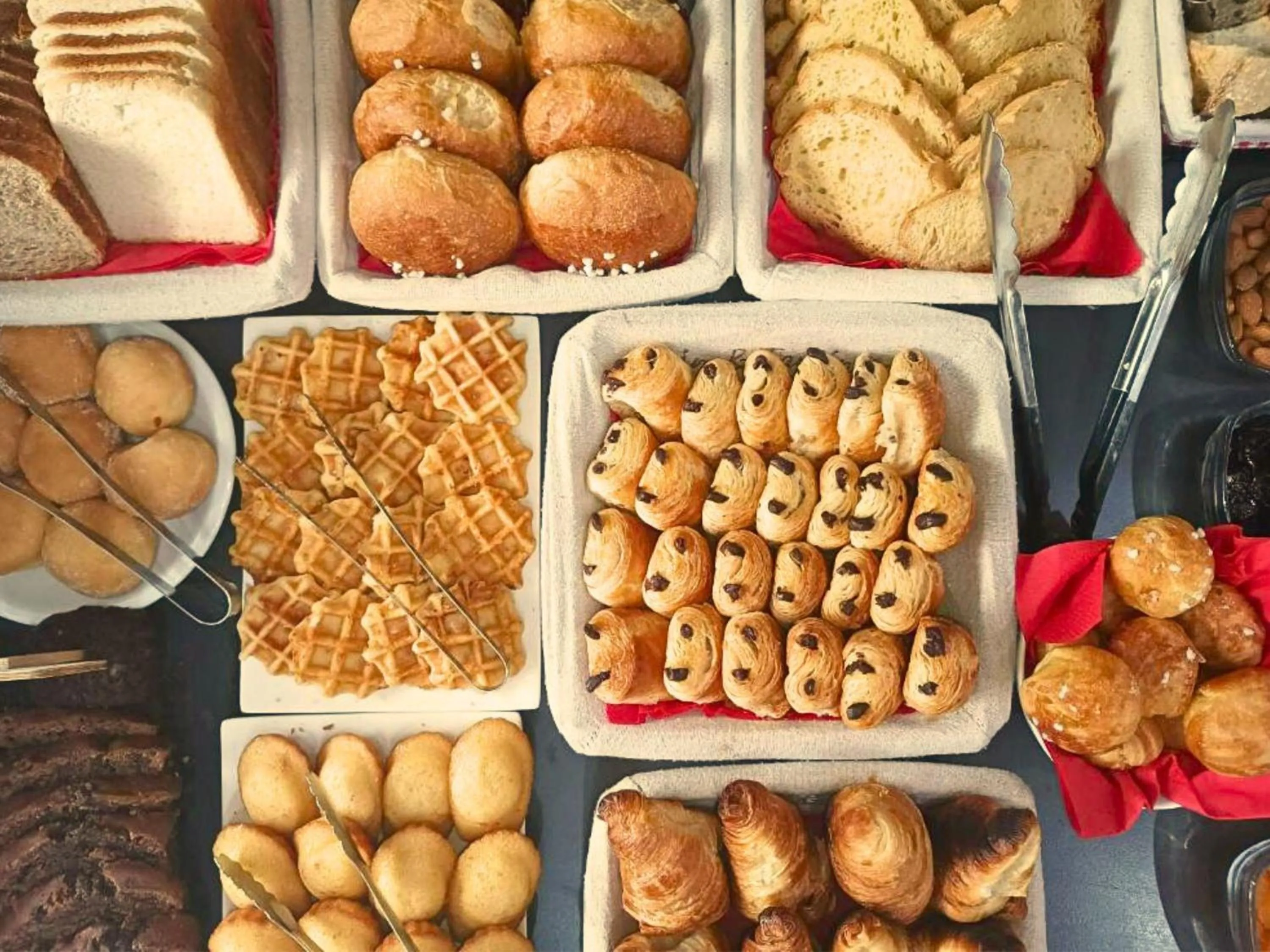 Breakfast in Lagrange Apart'Hotel l’Escale Marine