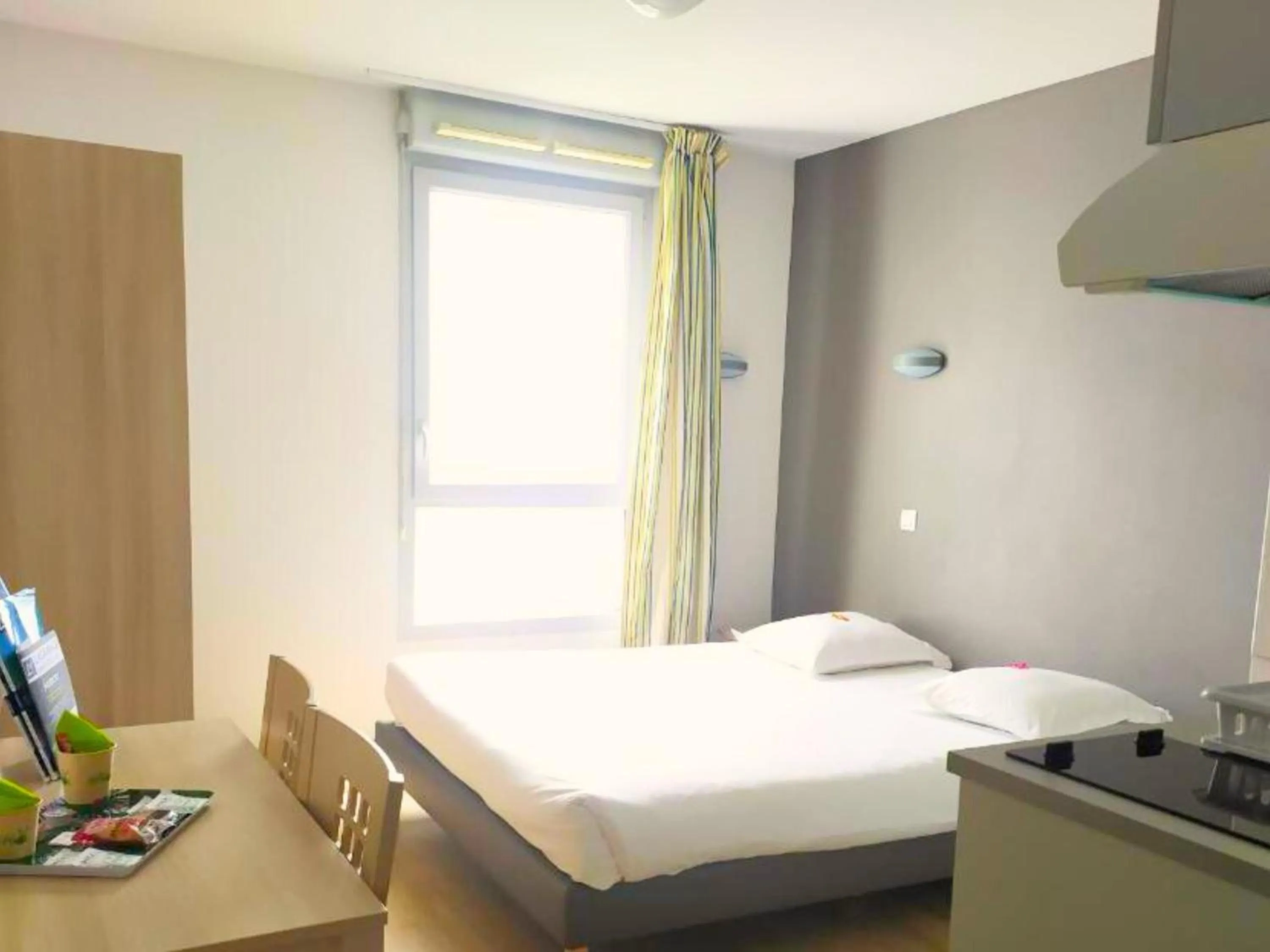 Photo of the whole room, Bed in Lagrange Apart'Hotel l’Escale Marine