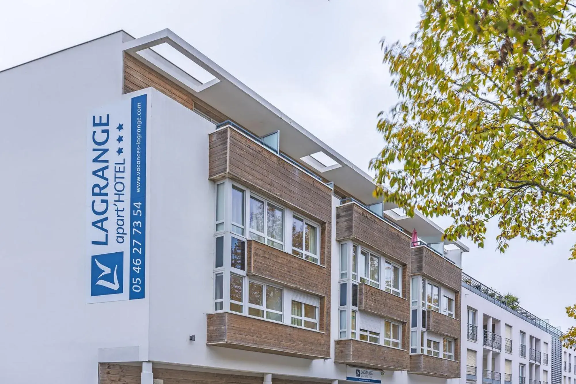 Property building in Lagrange Apart'Hotel l’Escale Marine Property building in Lagrange Apart'Hotel l’Escale Marine