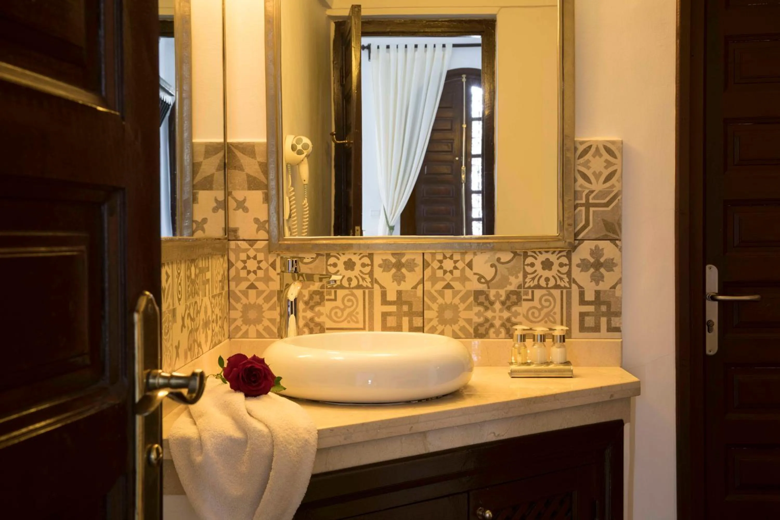 Bathroom in Riad Dar Alfarah