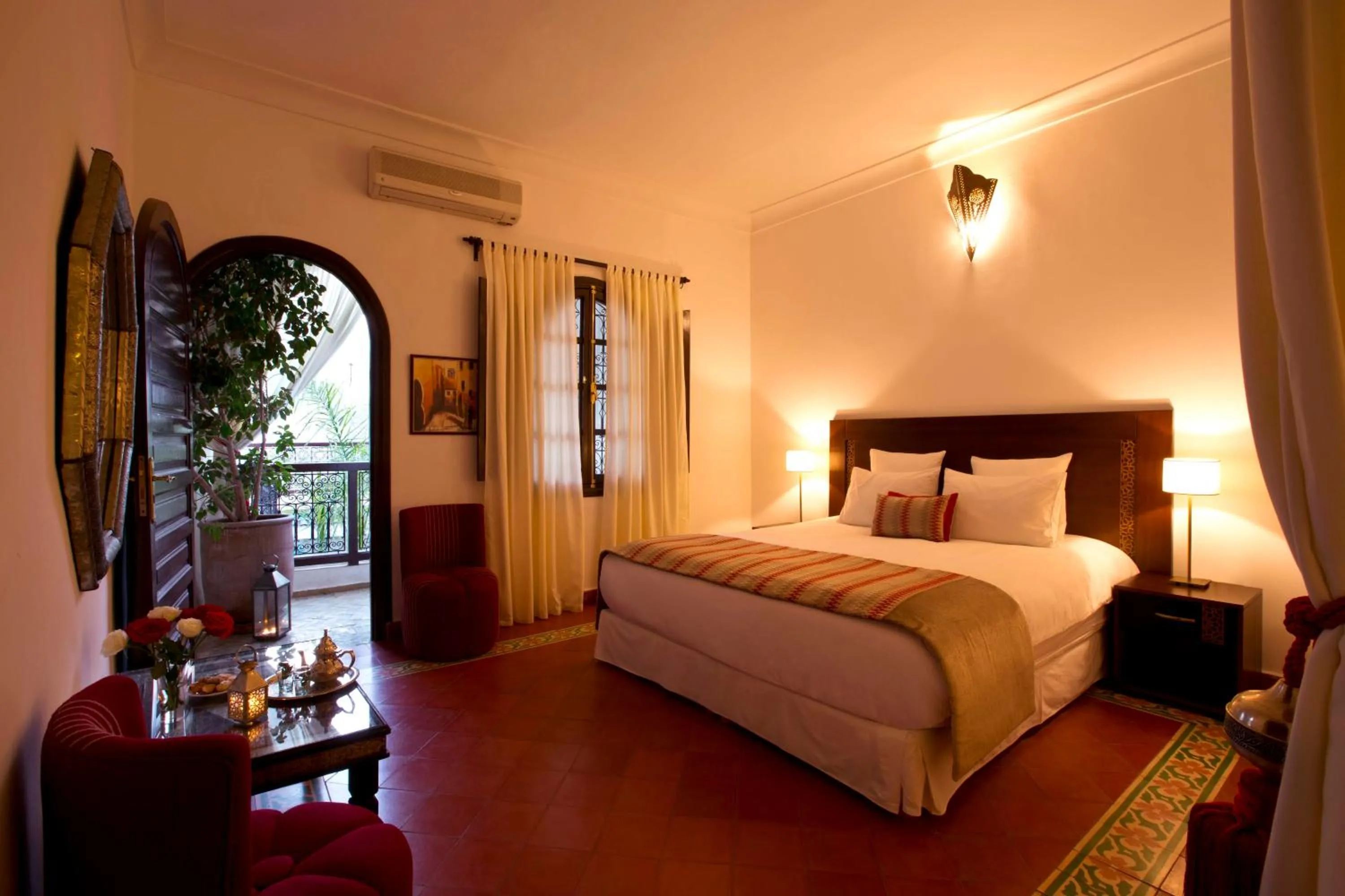 Balcony/Terrace, Bed in Riad Dar Alfarah