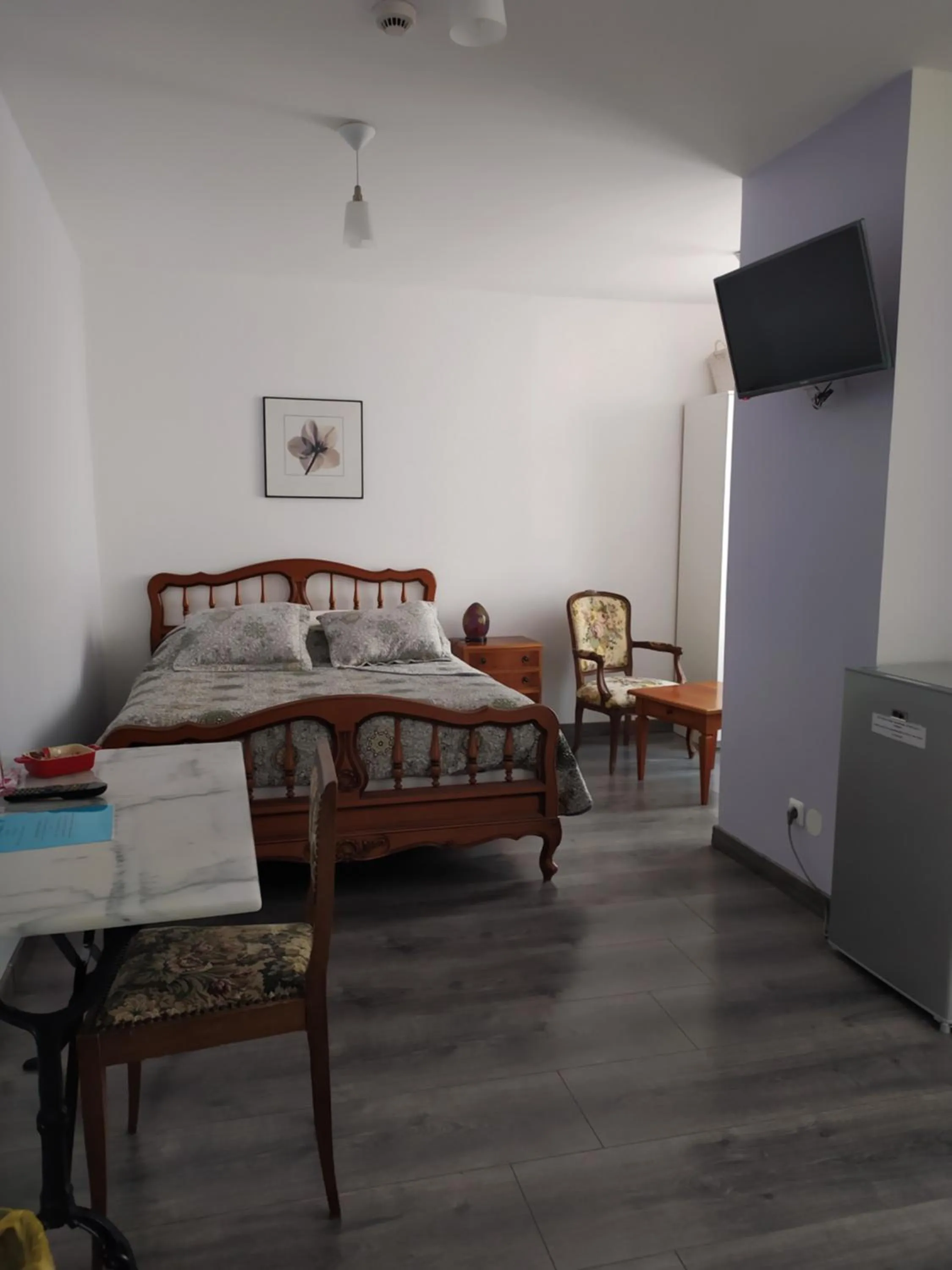 Bed in Les Coquelicots