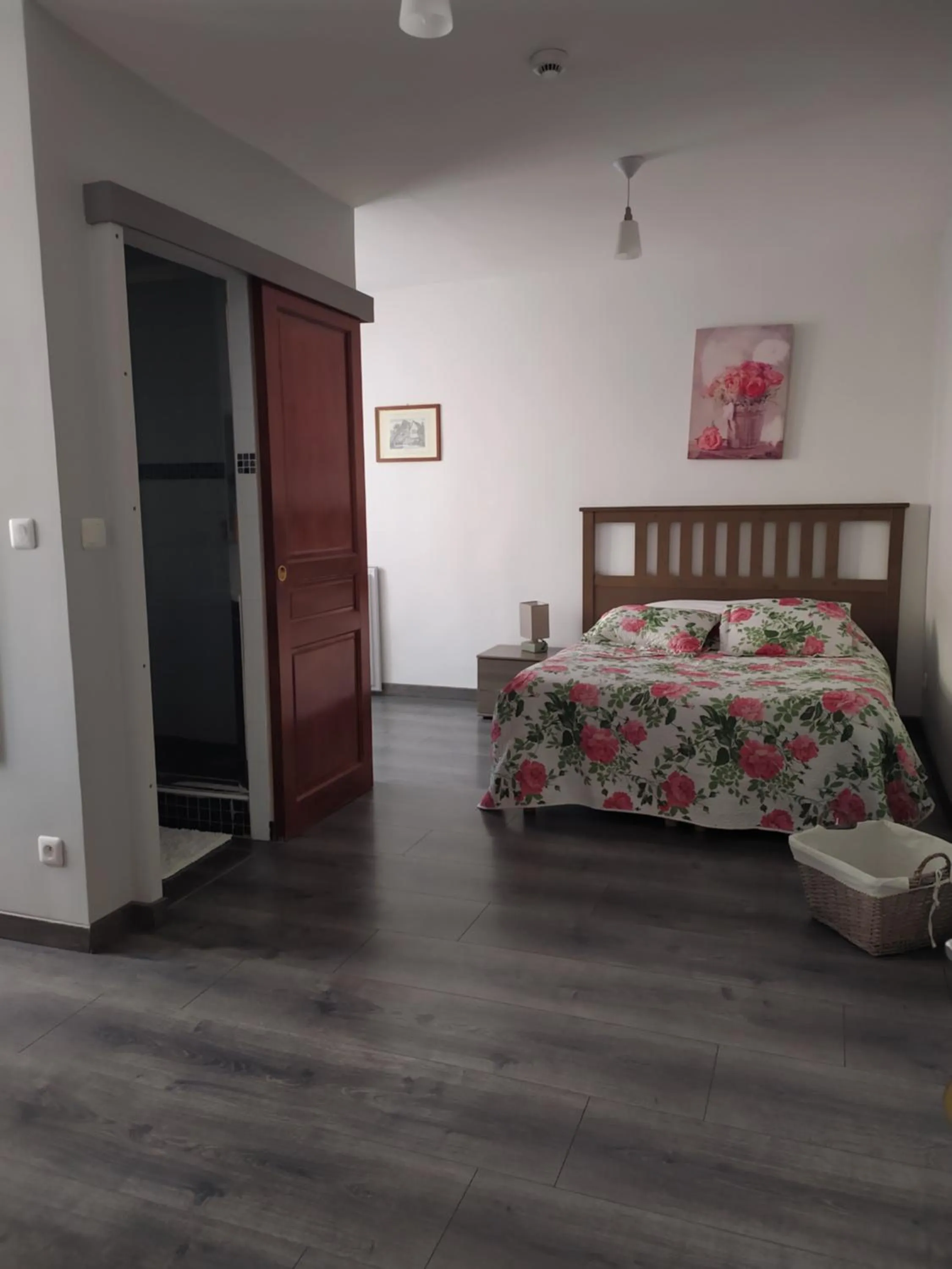 Bed in Les Coquelicots