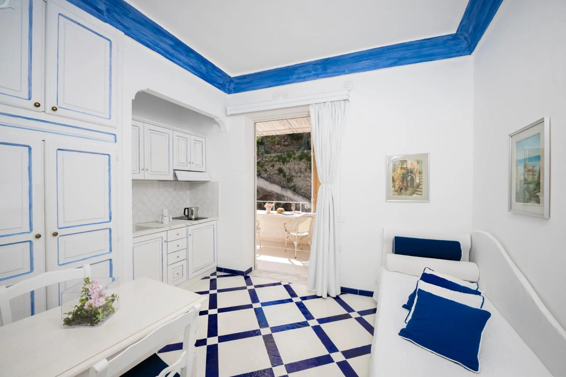 Kitchen or kitchenette in Villa Flavio Gioia