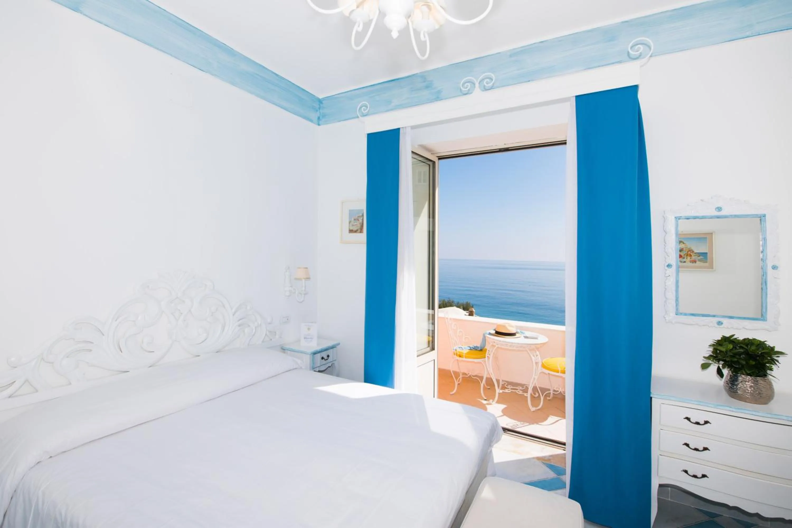 Photo of the whole room, Bed in Villa Flavio Gioia