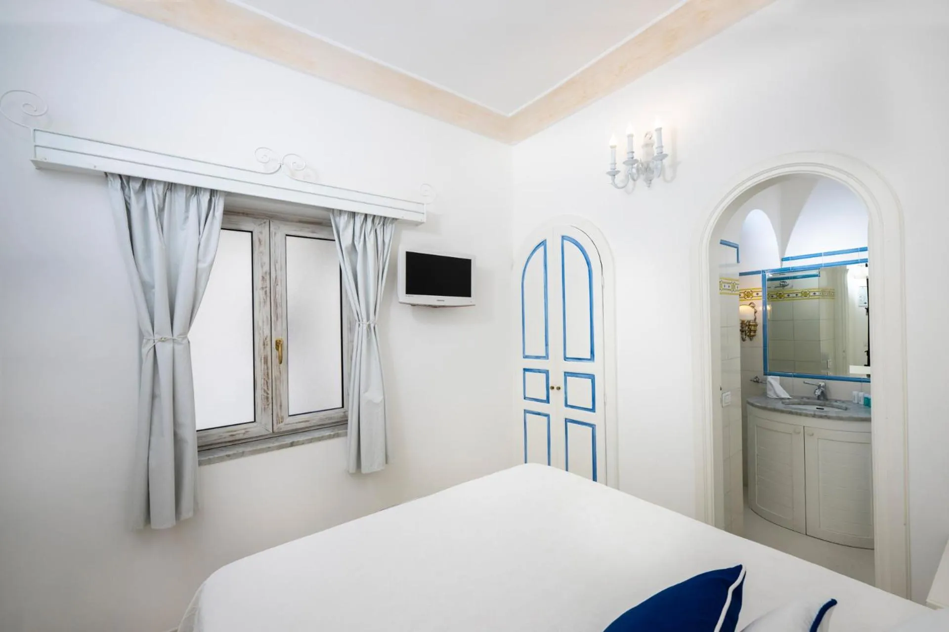 TV and multimedia, Bed in Villa Flavio Gioia