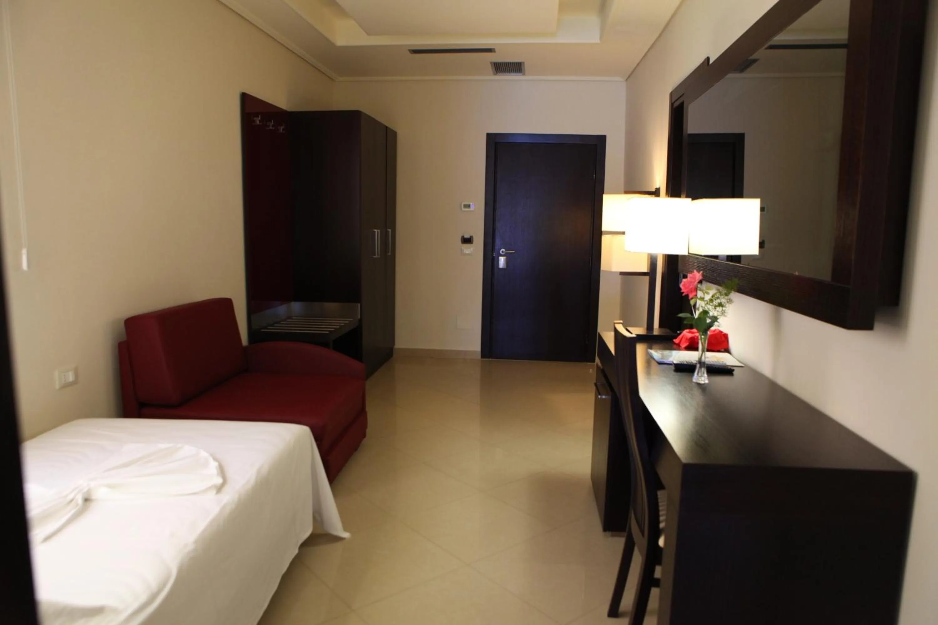 Shower, Bed in Hotel New York