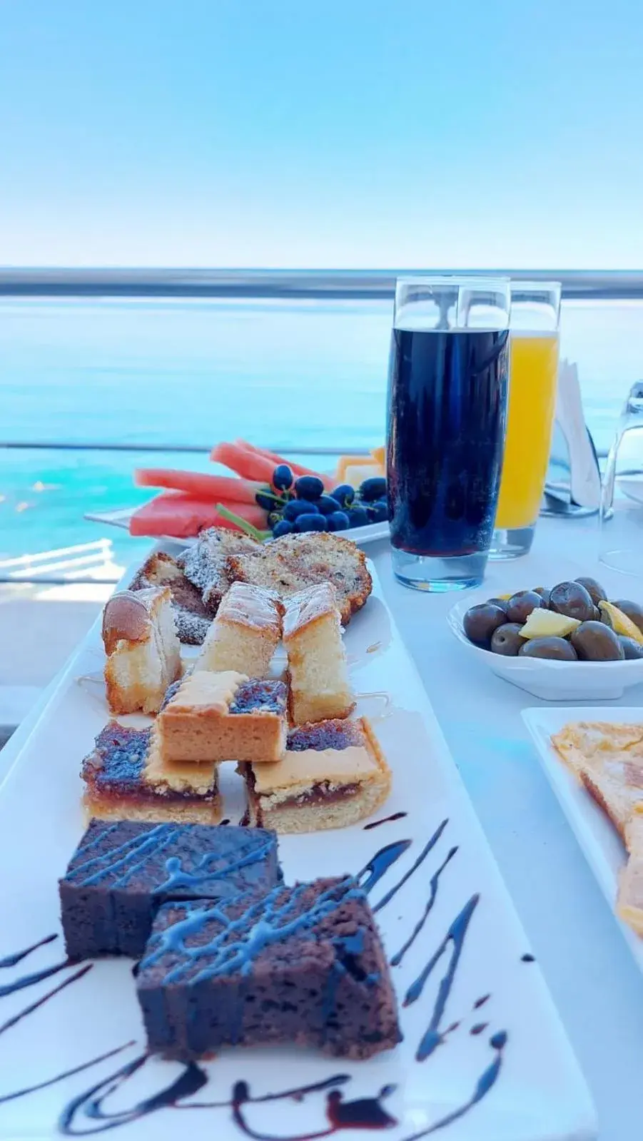 Restaurant/places to eat in Hotel New York Restaurant/places to eat in Hotel New York