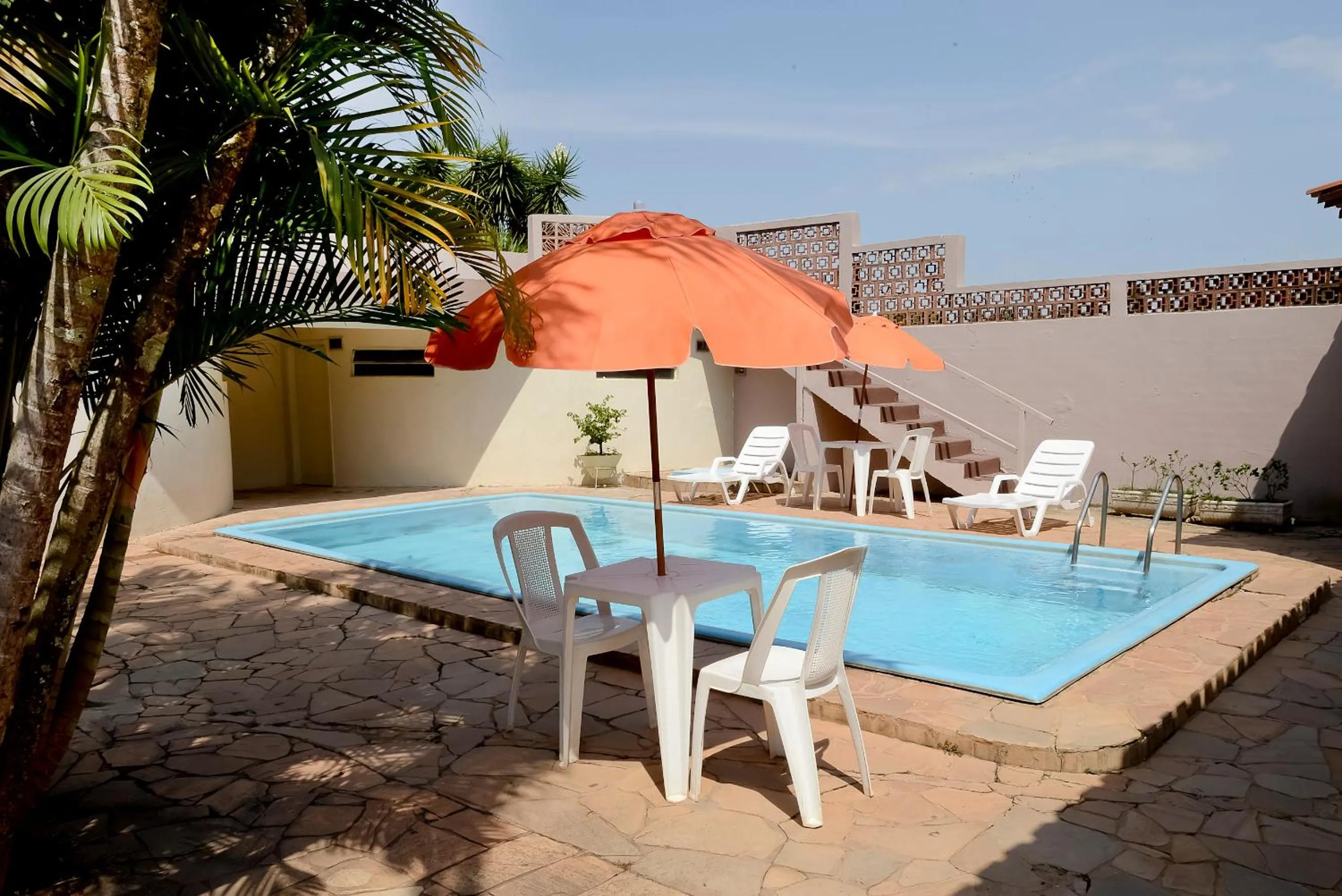 Swimming pool in Hotel Pousada Jaguariuna