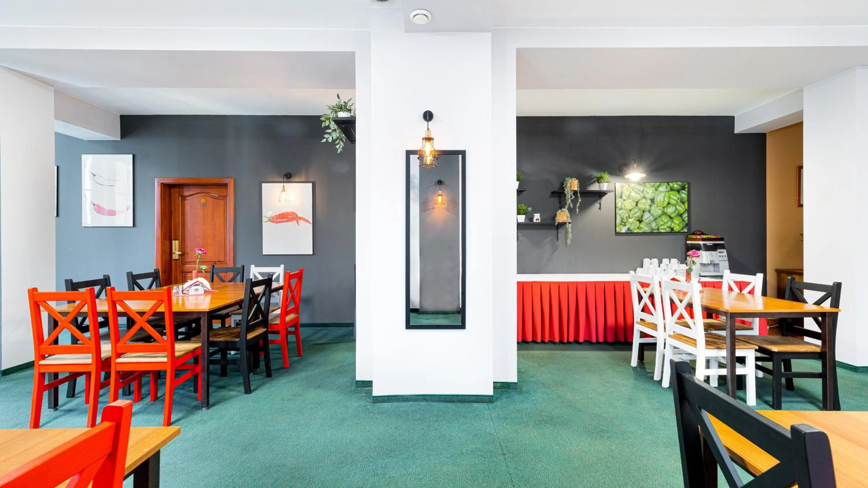 Restaurant/places to eat in Hotel Halny
