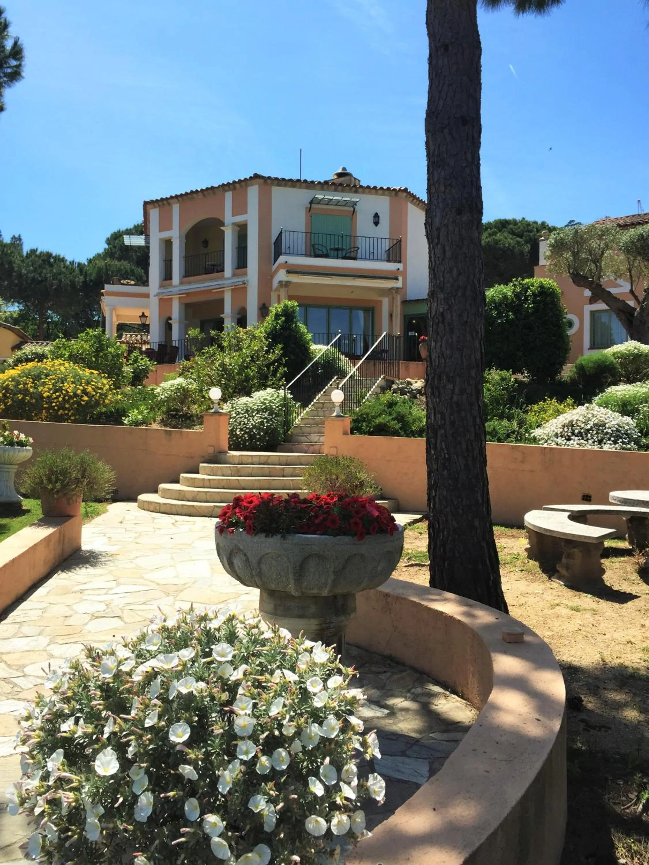 Facade/entrance in Hotel La Romarine