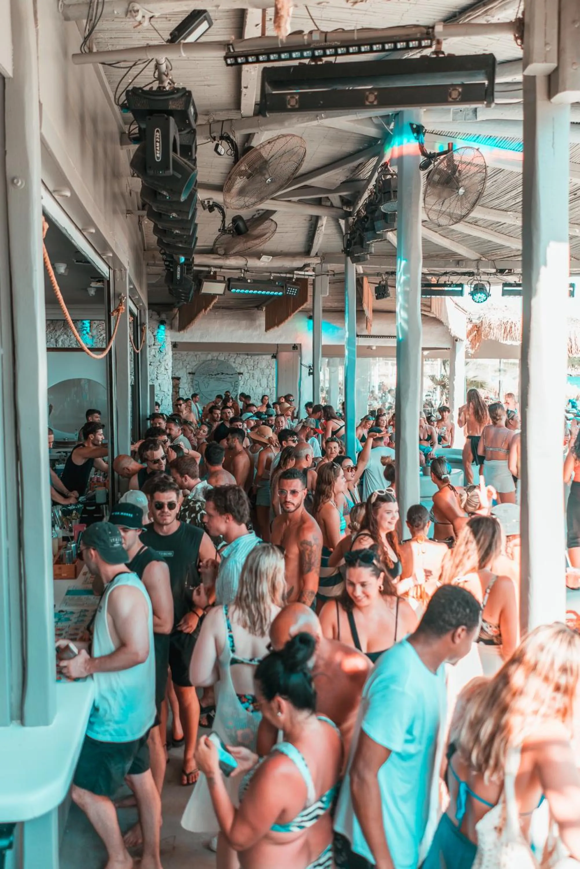 Nightclub / DJ in Paradise Beach Resort