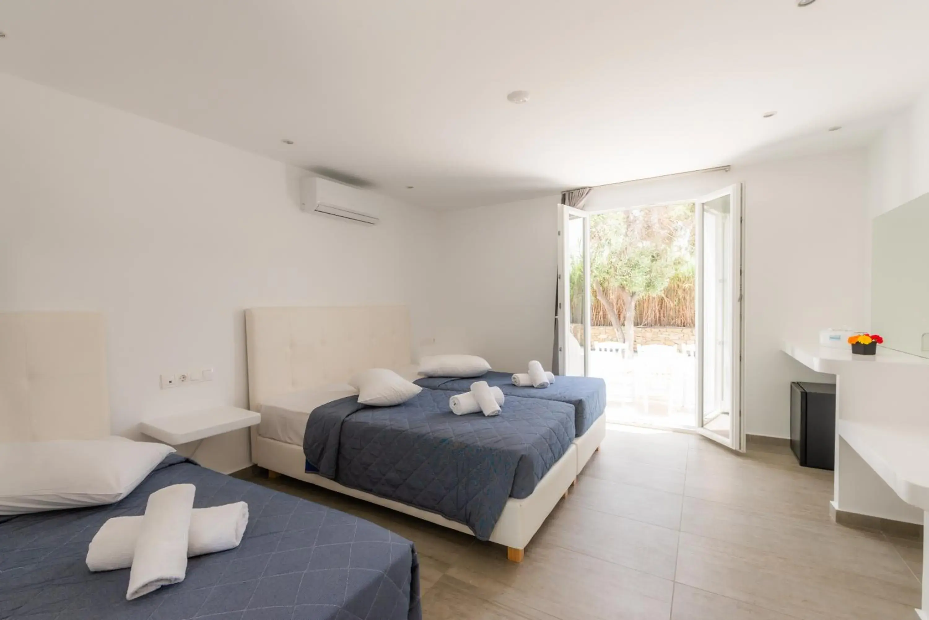 Standard Triple Room in Paradise Beach Resort Standard Triple Room in Paradise Beach Resort