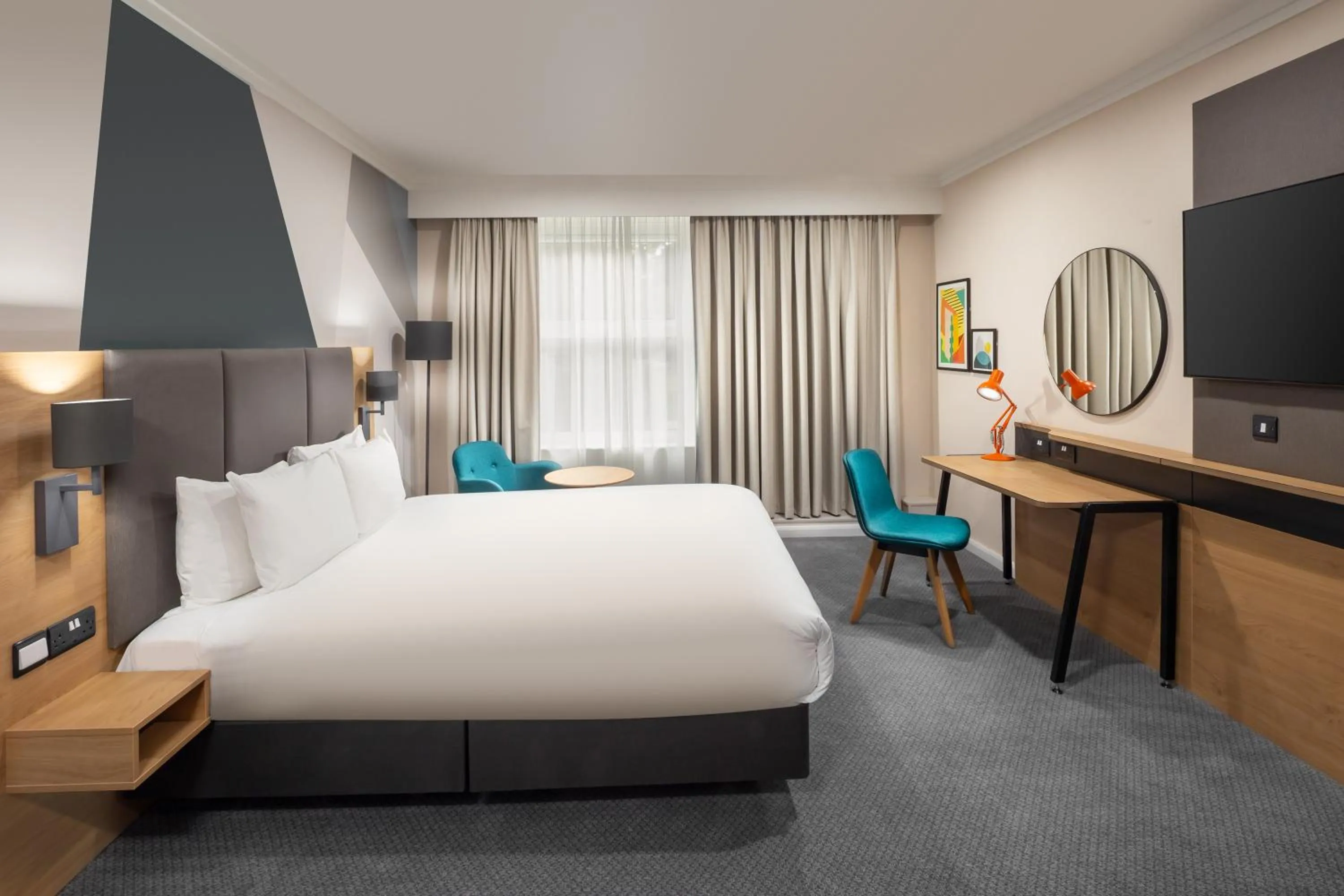 Bed in Holiday Inn Farnborough by IHG