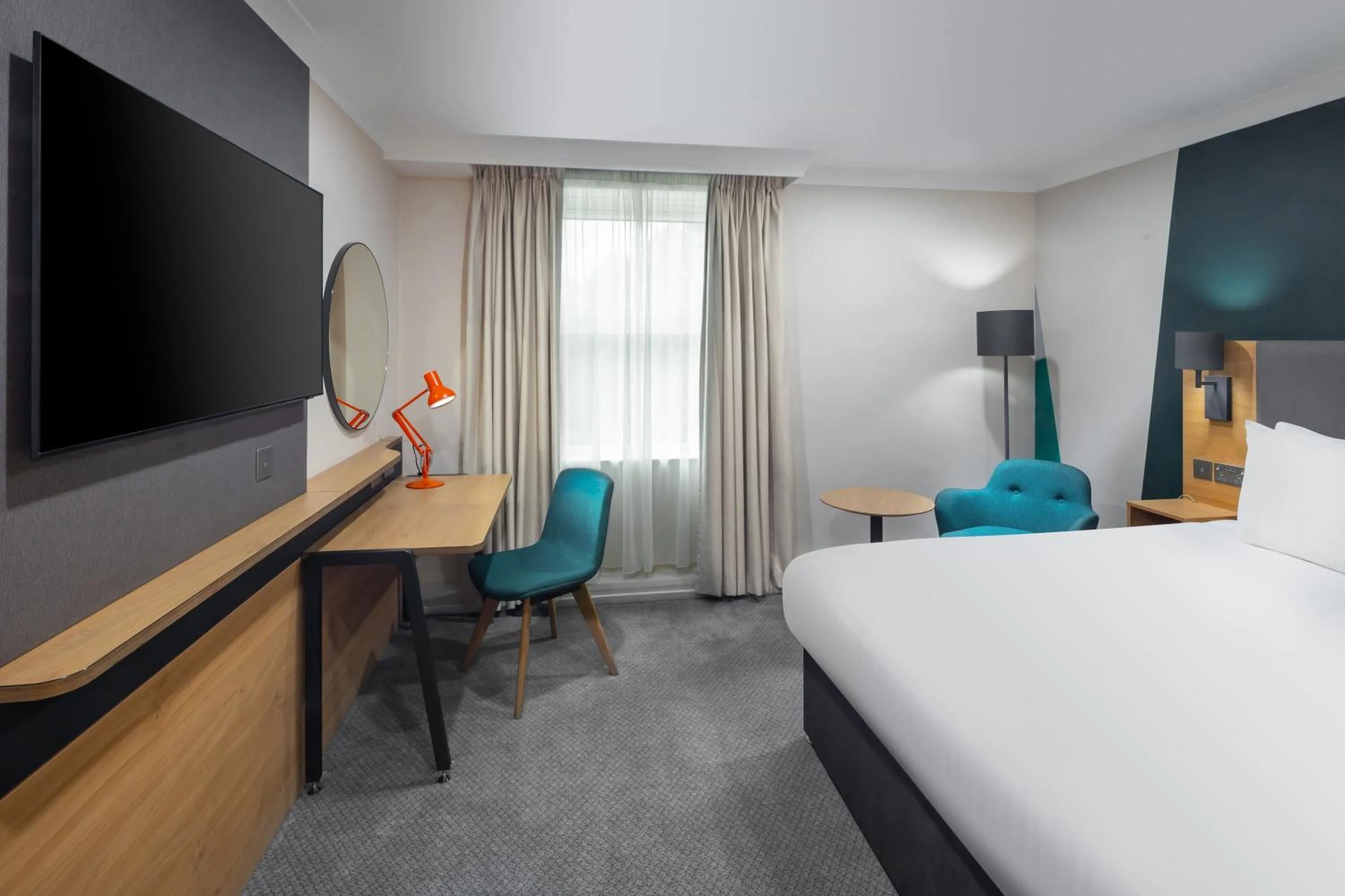 Bed in Holiday Inn Farnborough by IHG