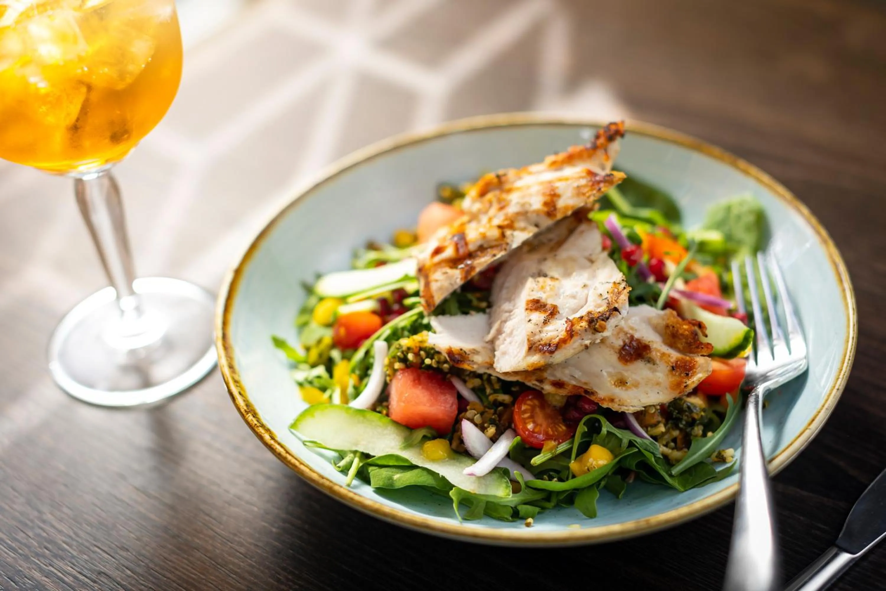 Restaurant/places to eat in Holiday Inn Farnborough by IHG