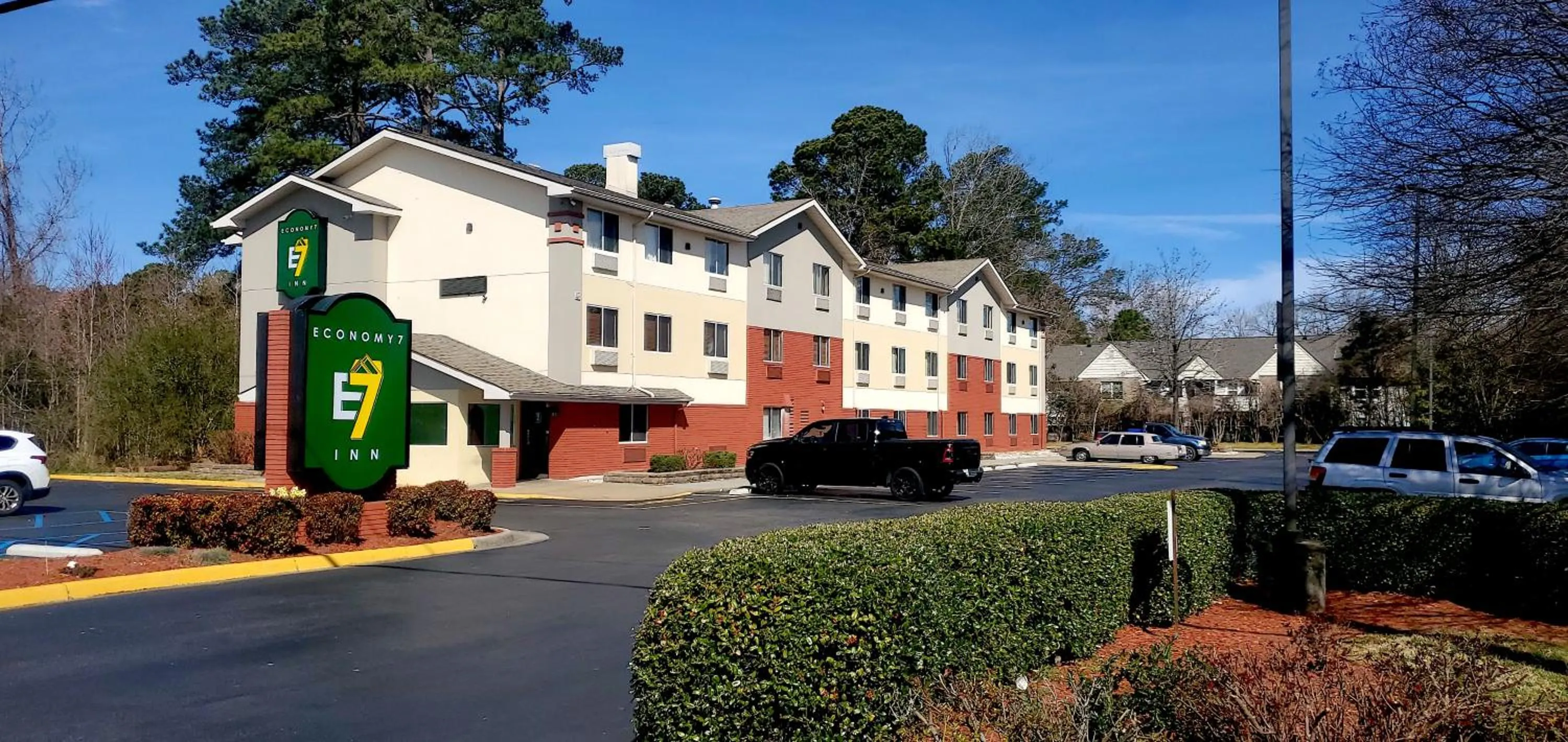 Property building in Economy 7 Inn Chesapeake - Portsmouth