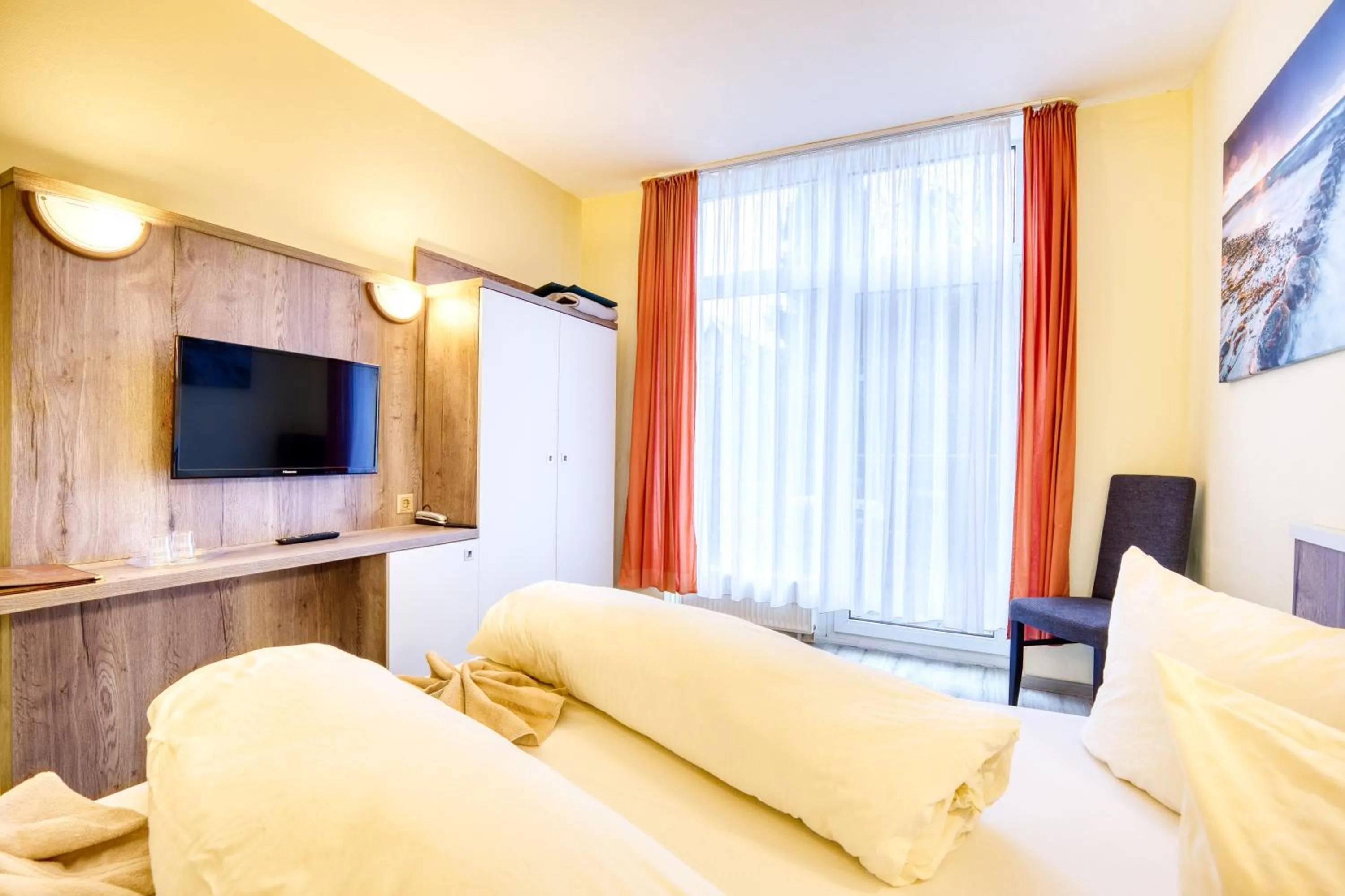 Bed in Hotel Kiebitz an der Ostsee