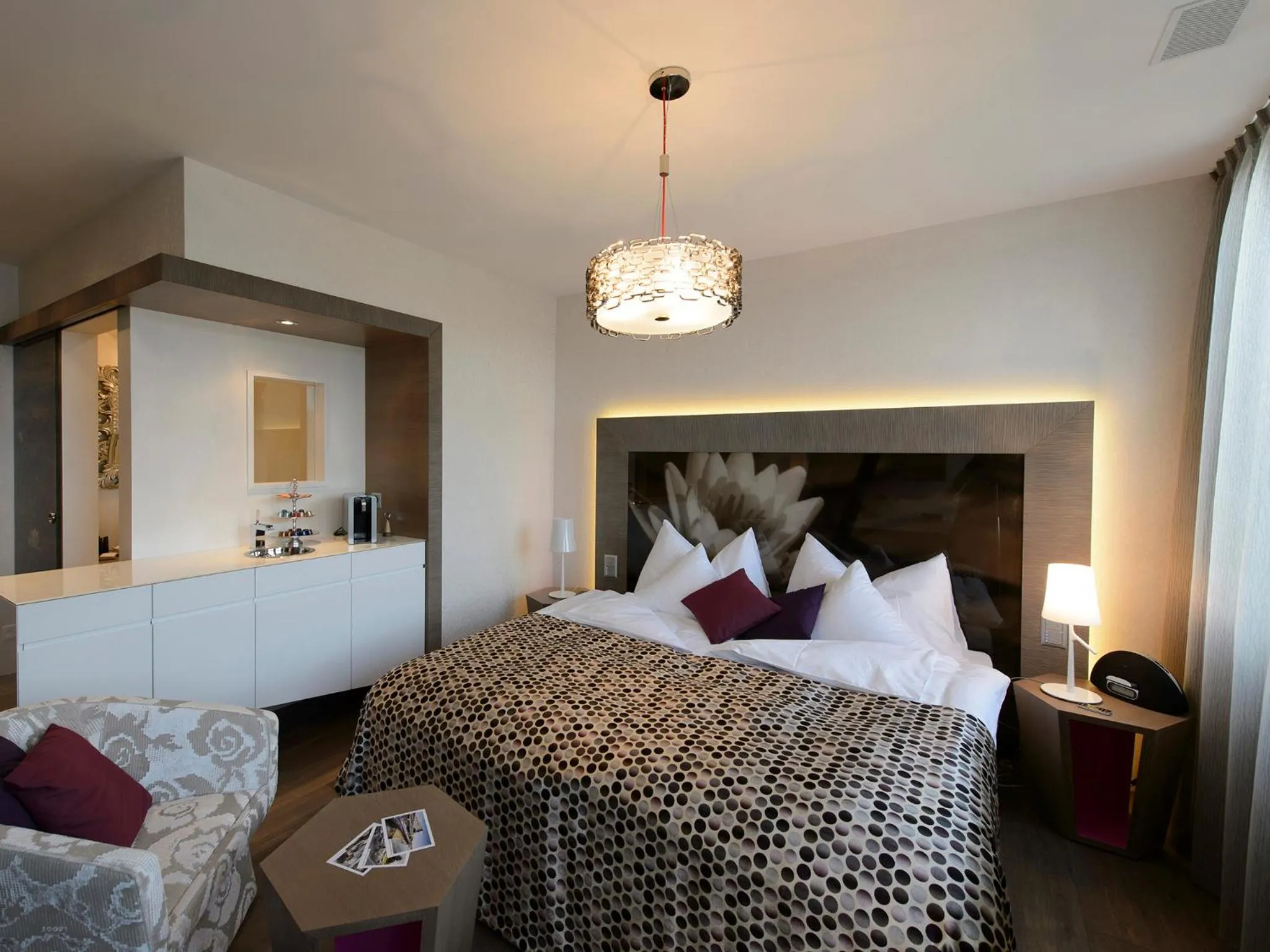 Bedroom, Bed in Hotel-Restaurant-Schifflände