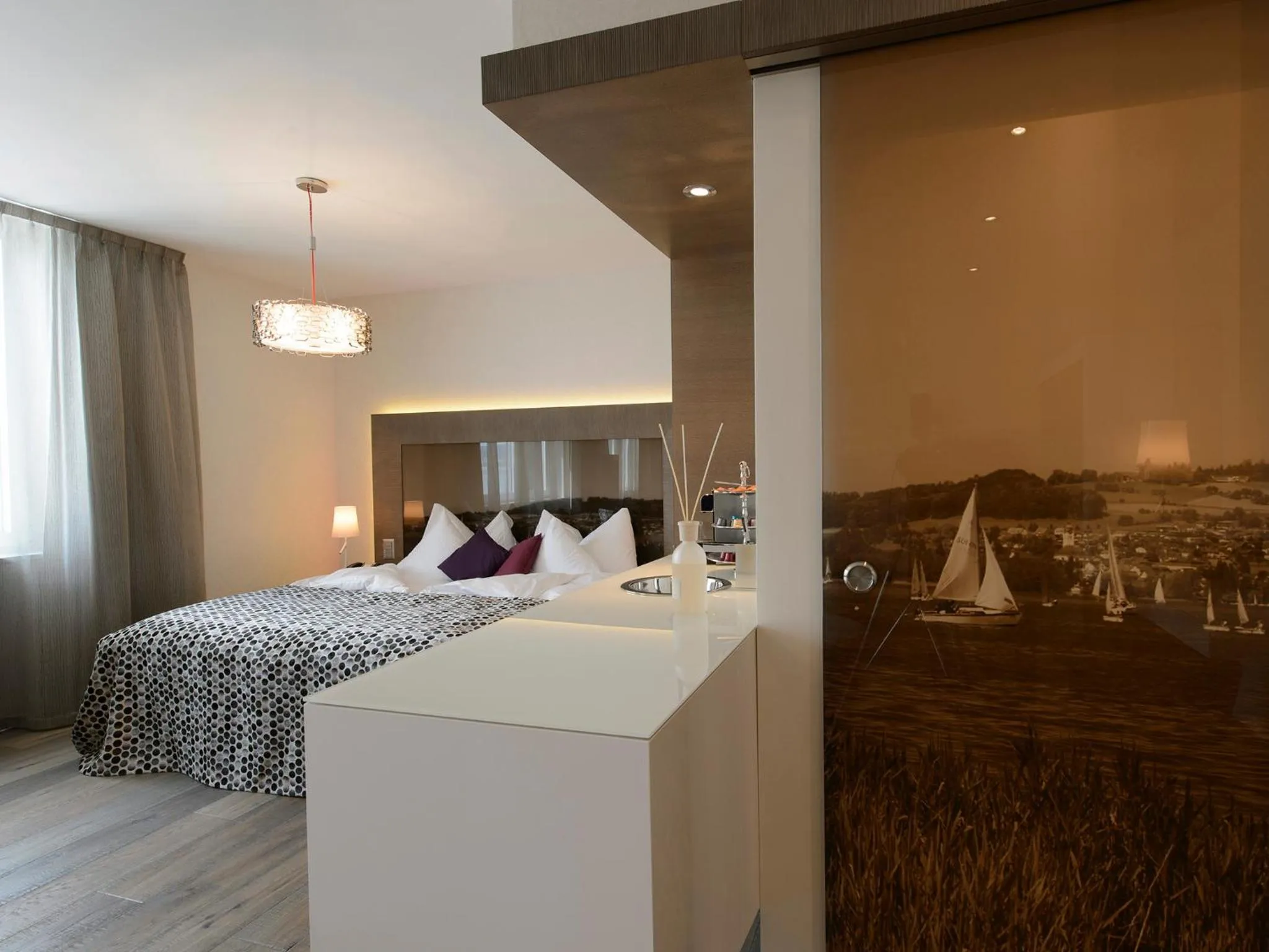 Bedroom, Bed in Hotel-Restaurant-Schifflände