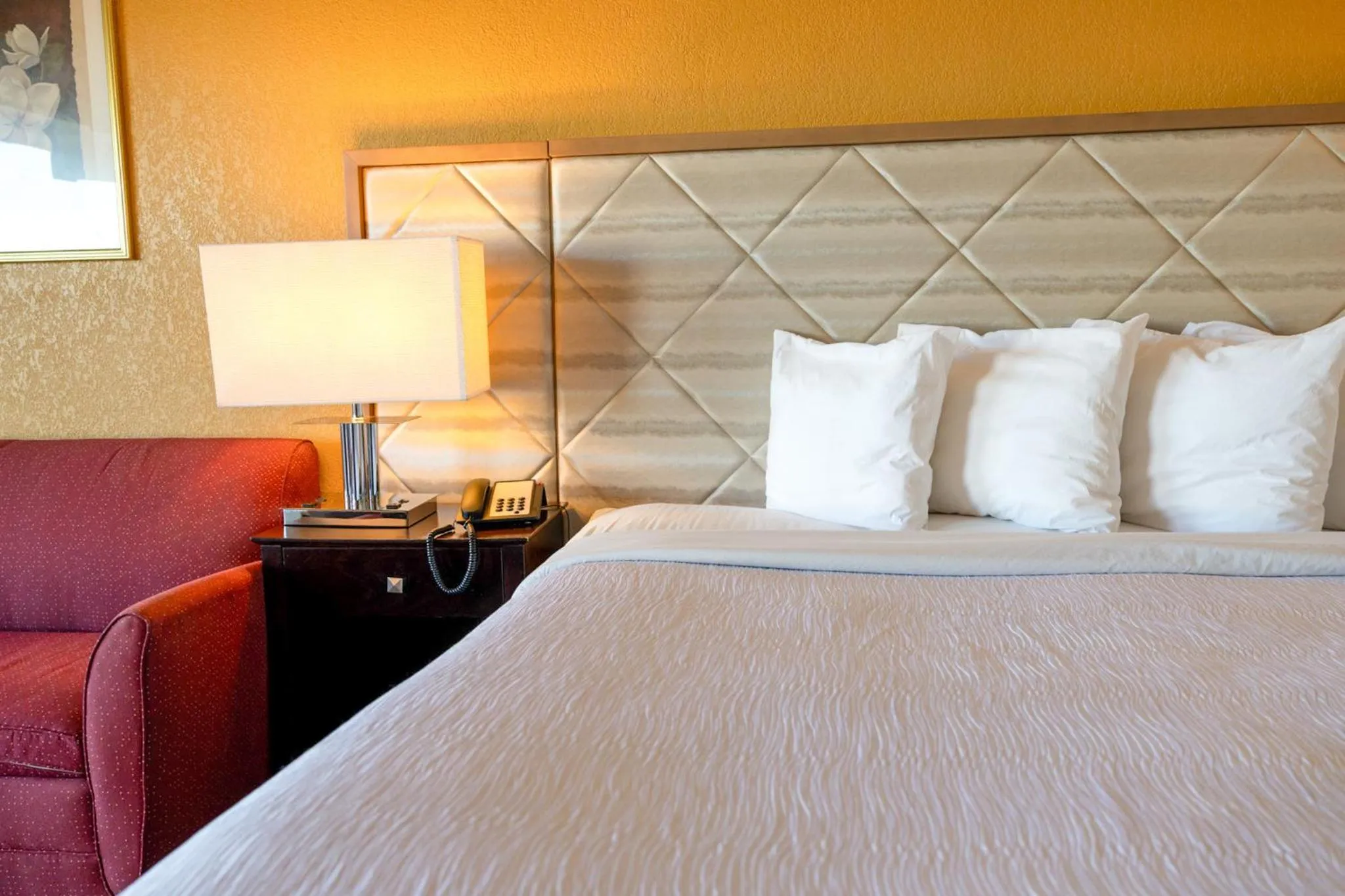 Bed in Chattanooga Heritage Inn