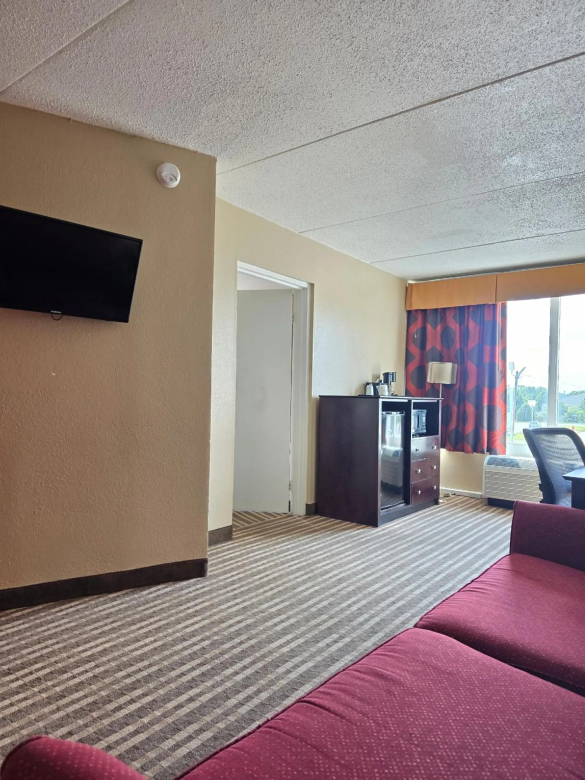 Photo of the whole room in Chattanooga Heritage Inn