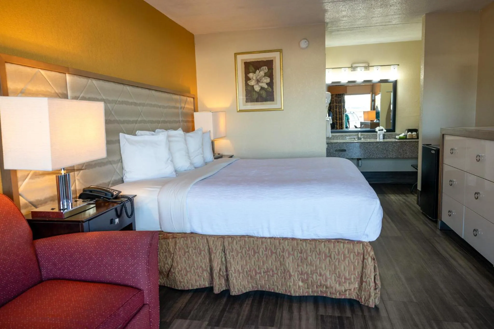 Bedroom, Bed in Chattanooga Heritage Inn