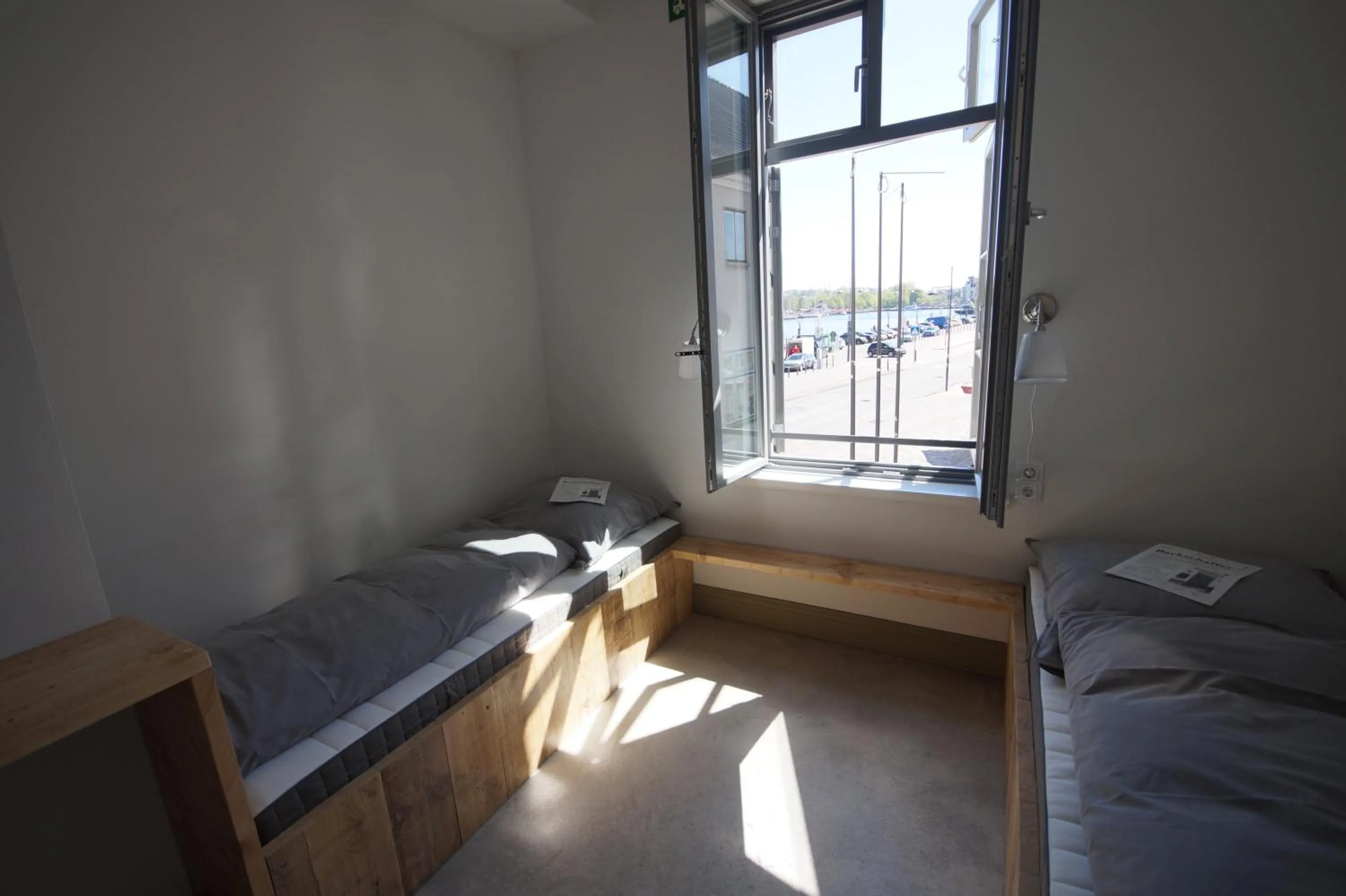 Photo of the whole room, Bed in Seemannsheim Hostel Flensburg