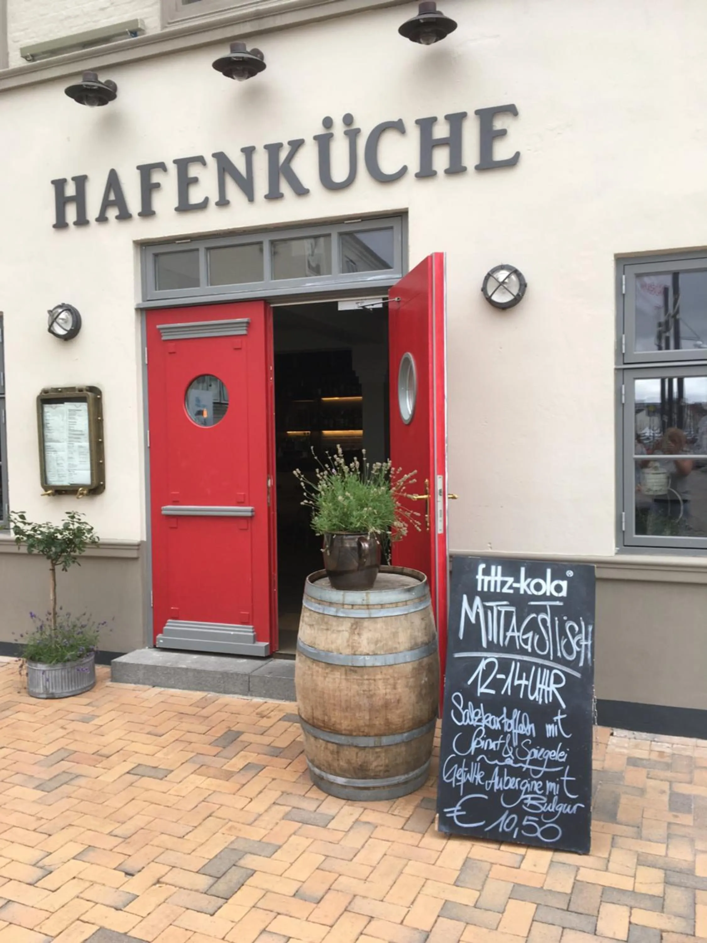 Restaurant/places to eat in Seemannsheim Hostel Flensburg